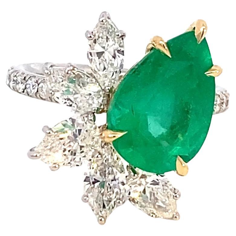 Kolumbianischer Smaragd & Diamant Cluster 18k Gold Ring, GIA zertifiziert im Angebot