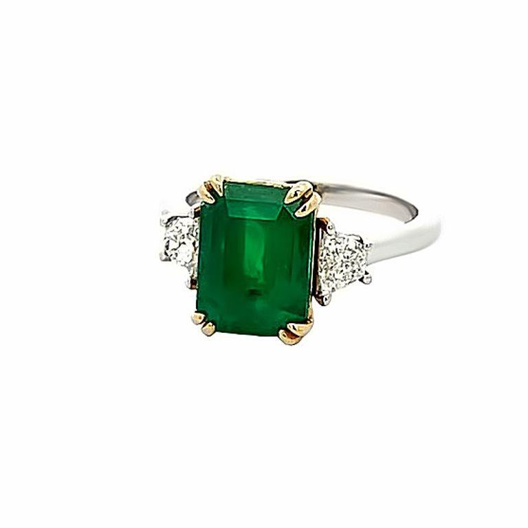 Radiant Cut Colombian Radiant Emerald 3.77ct Traps White Diamond 0.51ct F/VS Ring 18k White For Sale