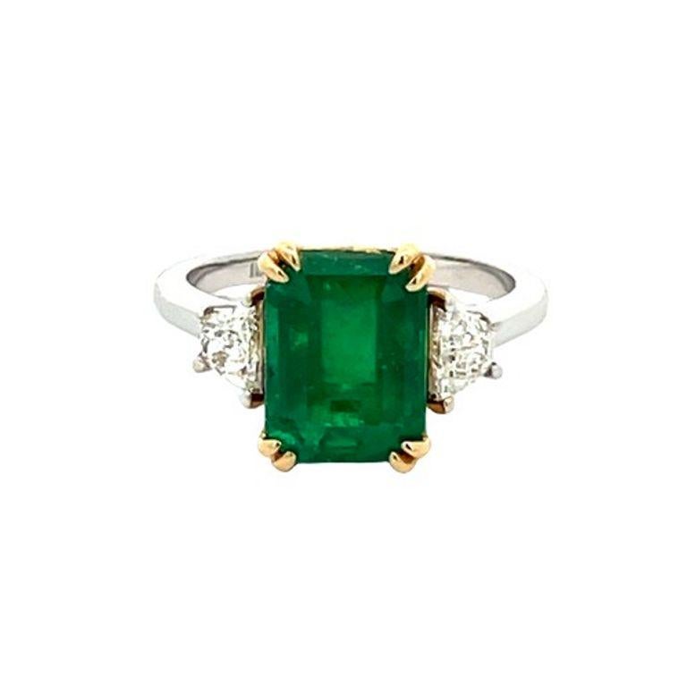 Colombian Radiant Emerald 3.77ct Traps White Diamond 0.51ct F/VS Ring 18k White For Sale 2