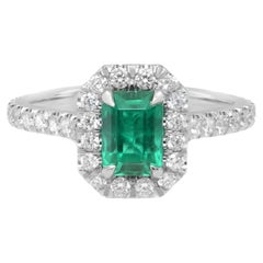 Anello di fidanzamento con diamante aureolato verde smeraldo colombiano da 0,90 carati, in platino