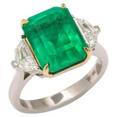 Colombian Vivid Green Emerald Ring