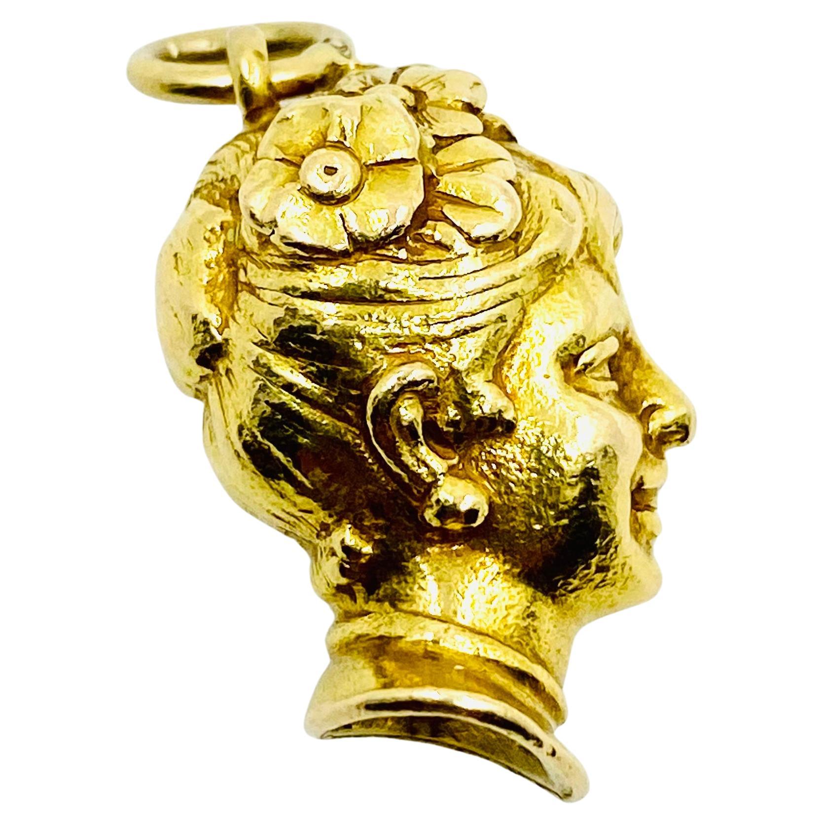 Colombina Commedia dell'Arte Pendentif à breloques en or 18k Excellent état - En vente à Beverly Hills, CA