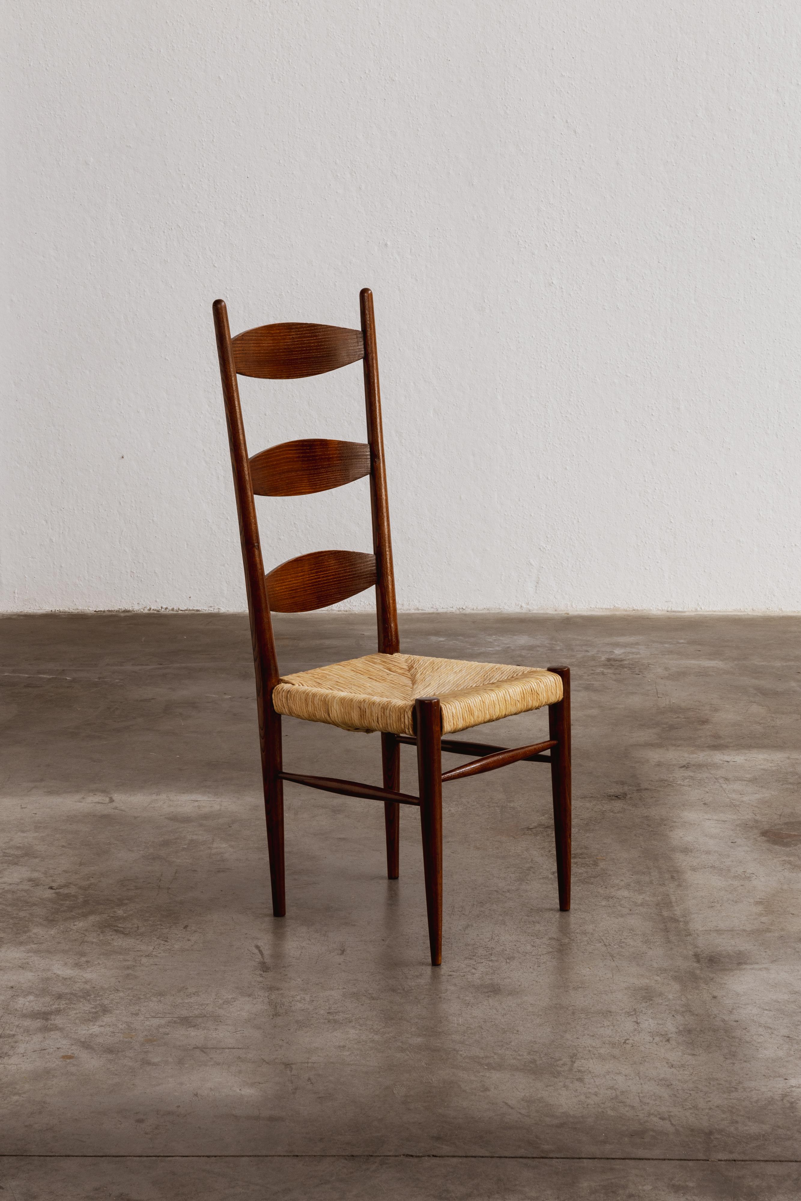 Chaise de salle à manger Colombo Sanguineti Chiavarine, bois et paille, Italie, 1948

Colombo Sanguineti, artisan historique et fabricant de chaises 