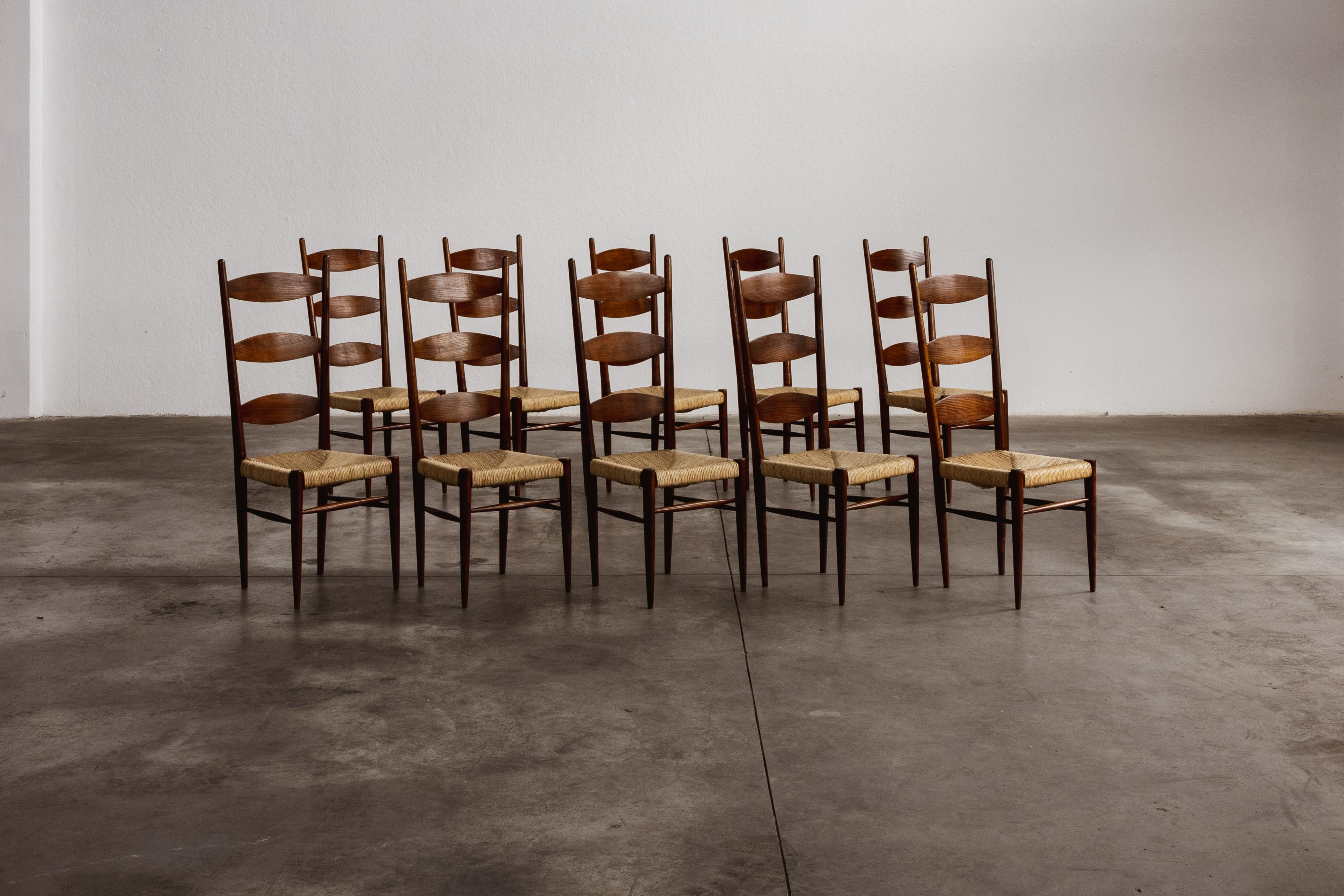 Colombo Sanguineti Chiavarine Esszimmerstühle, Holz und Stroh, Italien, 1948, Satz von zehn.

Colombo Sanguineti, historischer Kunsthandwerker und Hersteller der 