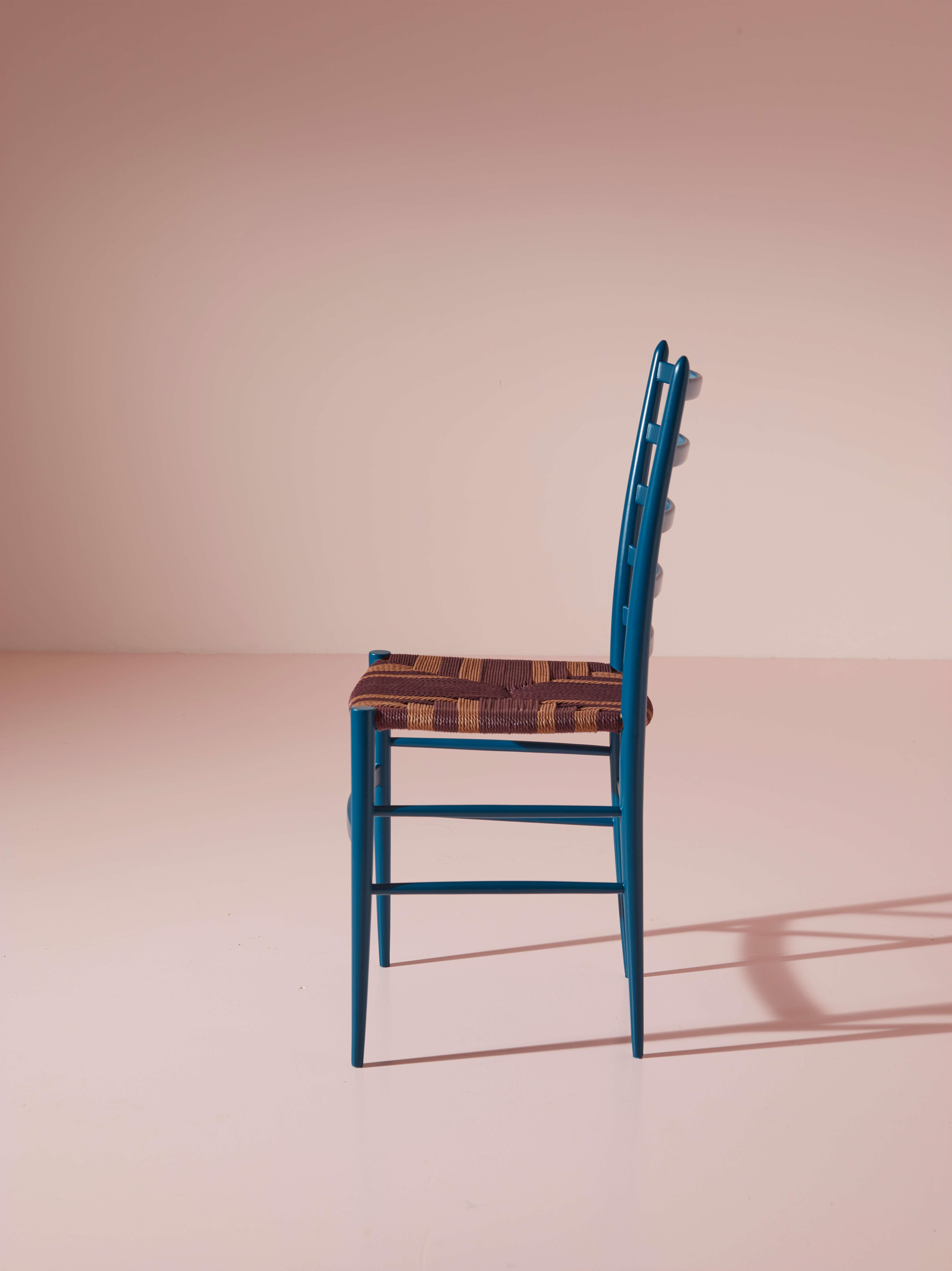 Milieu du XXe siècle Ensemble de huit chaises « Cinque Stecche » de Colombo Sanguineti, Chiavari, Italie, années 1940 en vente