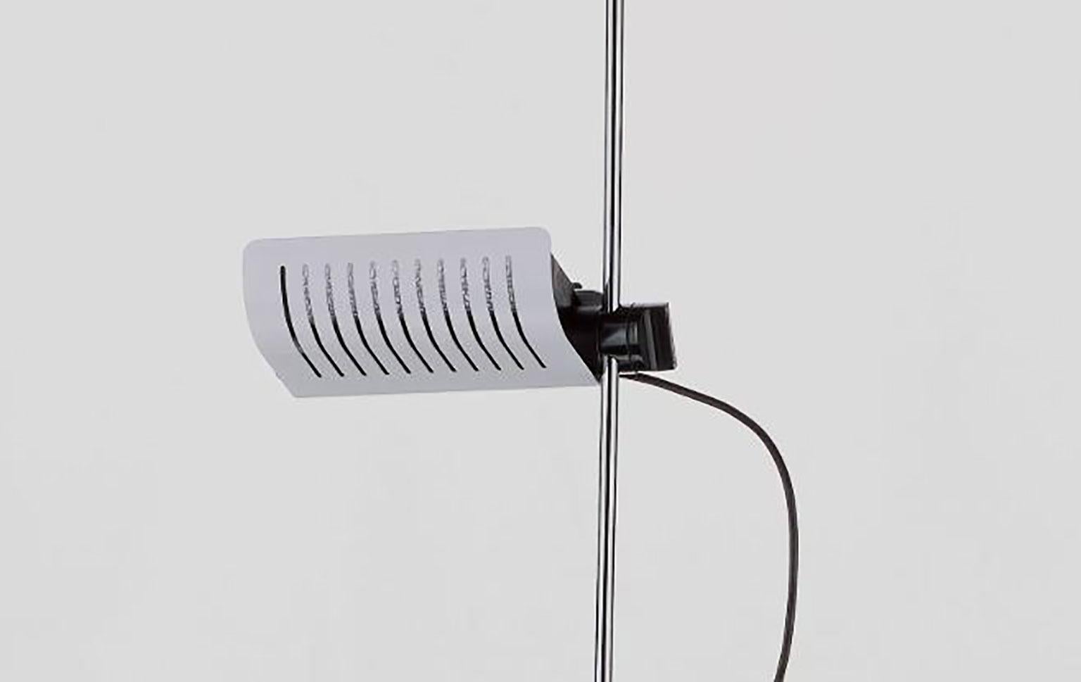 Colombo Wall Lamp by Joe Colombo for Oluce In New Condition For Sale In Brooklyn, NY