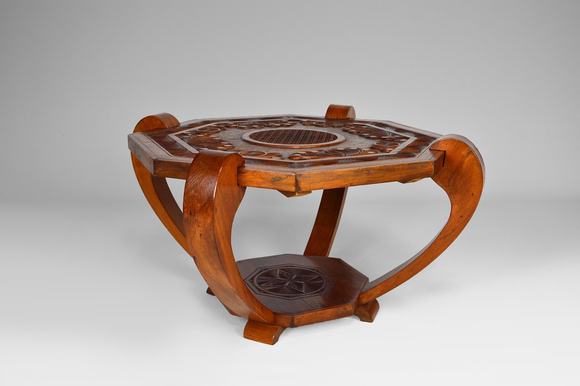 Colonial Art Deco Carved Coffee Table, circa 1930 For Sale 2