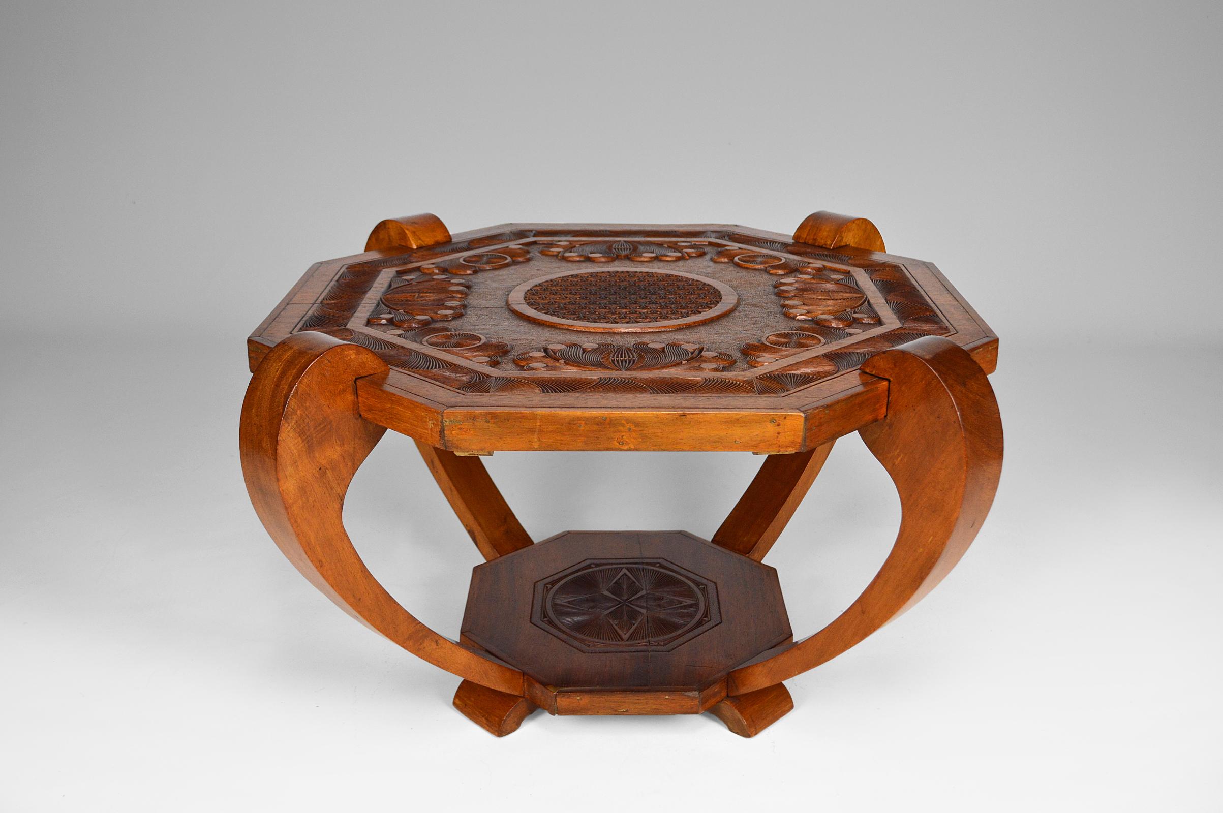 Colonial Art Deco Carved Coffee Table, circa 1930 For Sale 3