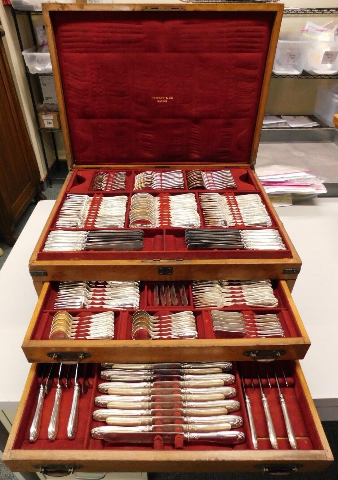Colonial by Tiffany Sterling Silver Flatware Set Service 179 Pcs Fitted Chest For Sale 6