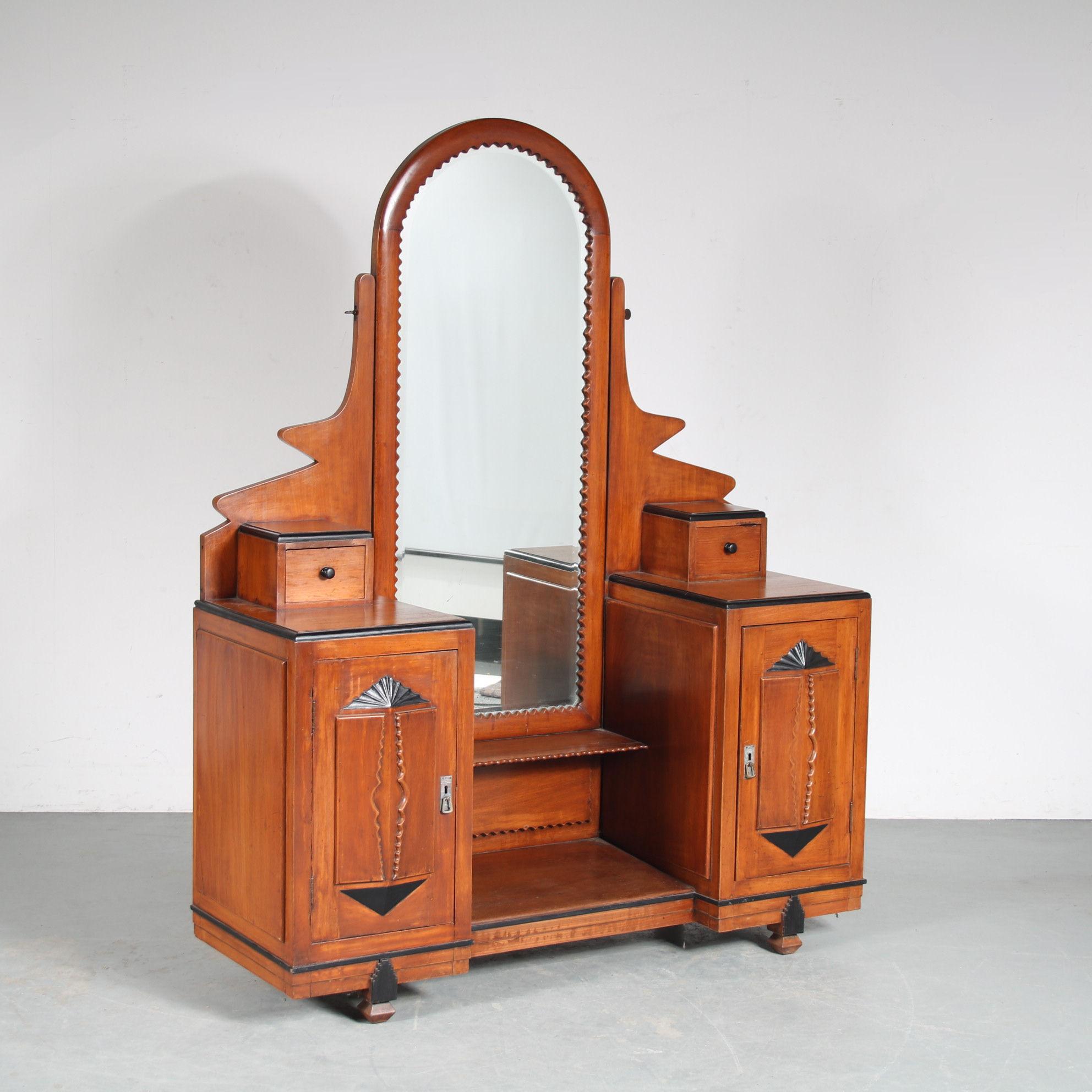 1920 dressing table