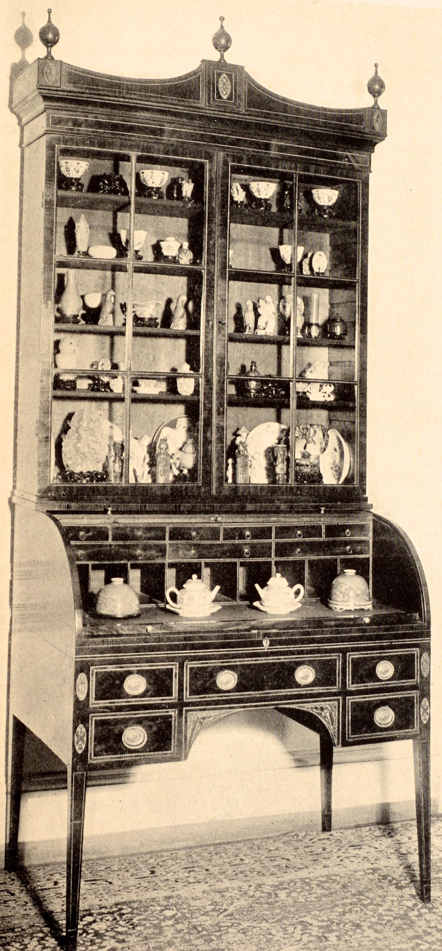 Colonial Furniture: Die hervorragende Sammlung des verstorbenen Howard Reifsnyder, 1st Ed (Frühes 20. Jahrhundert) im Angebot