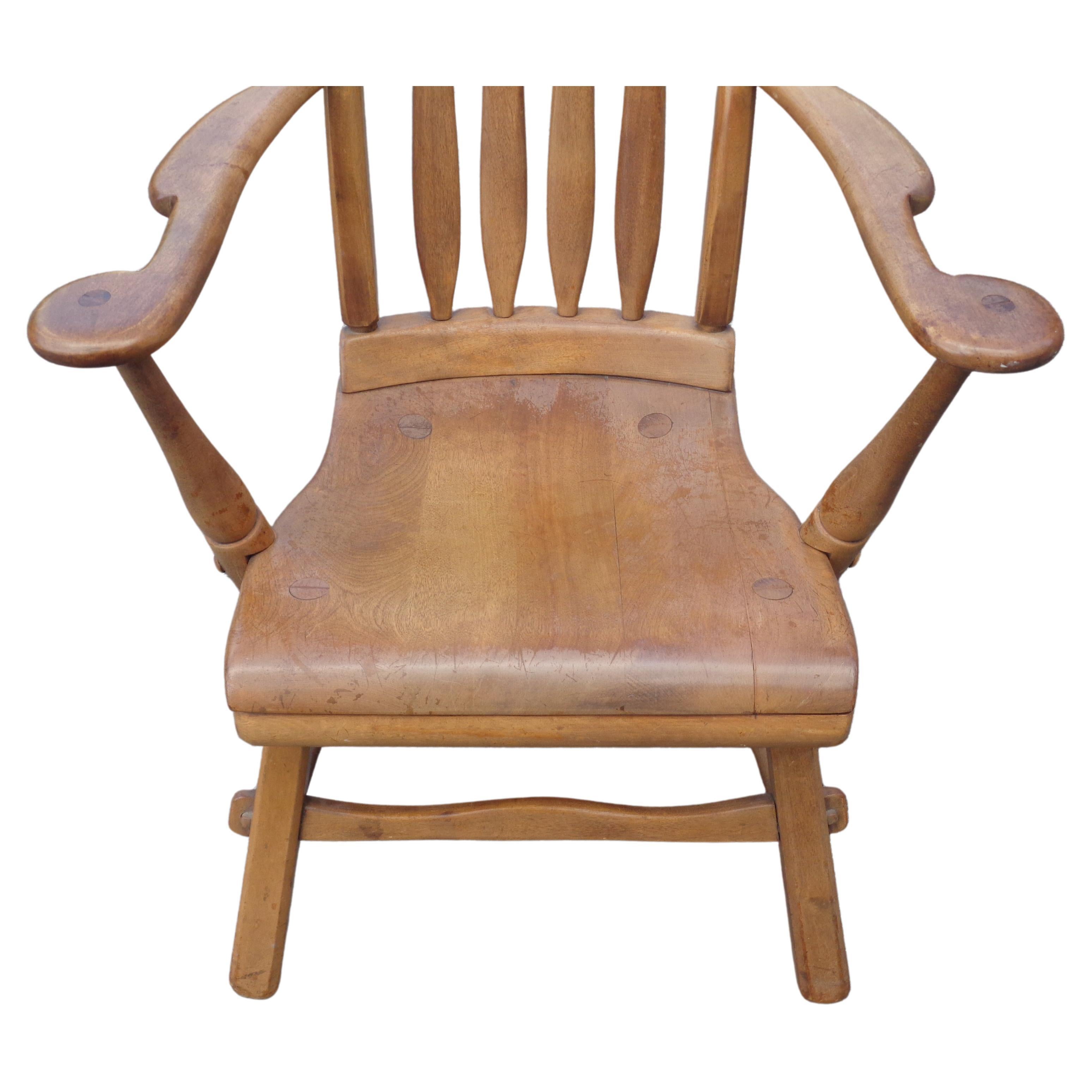 Colonial américain Fauteuil à haut dossier Herman de Vries, Sikes Furniture, années 1930 en vente