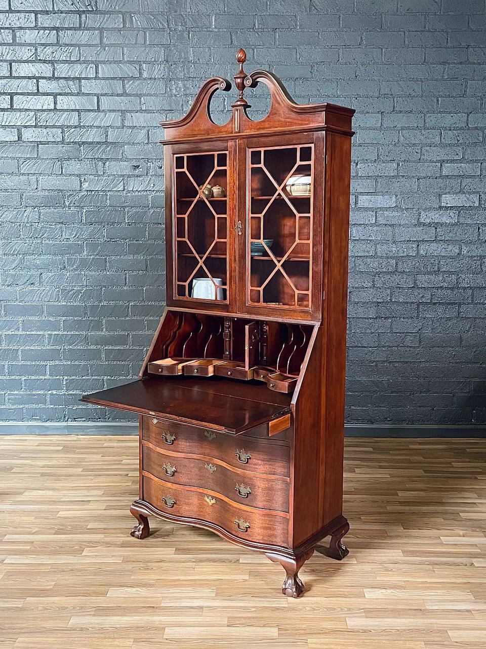 Colonial Revival Secretary Desk w/ Glass Bookcase In Good Condition For Sale In Los Angeles, CA