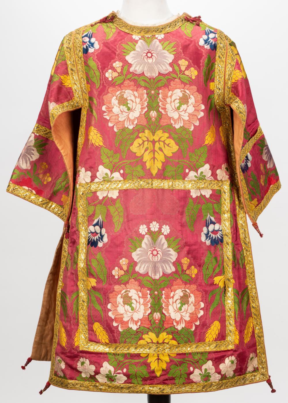 Colonial espagnol Robe religieuse dalmatique en soie coloniale espagnole Chasuble en vente