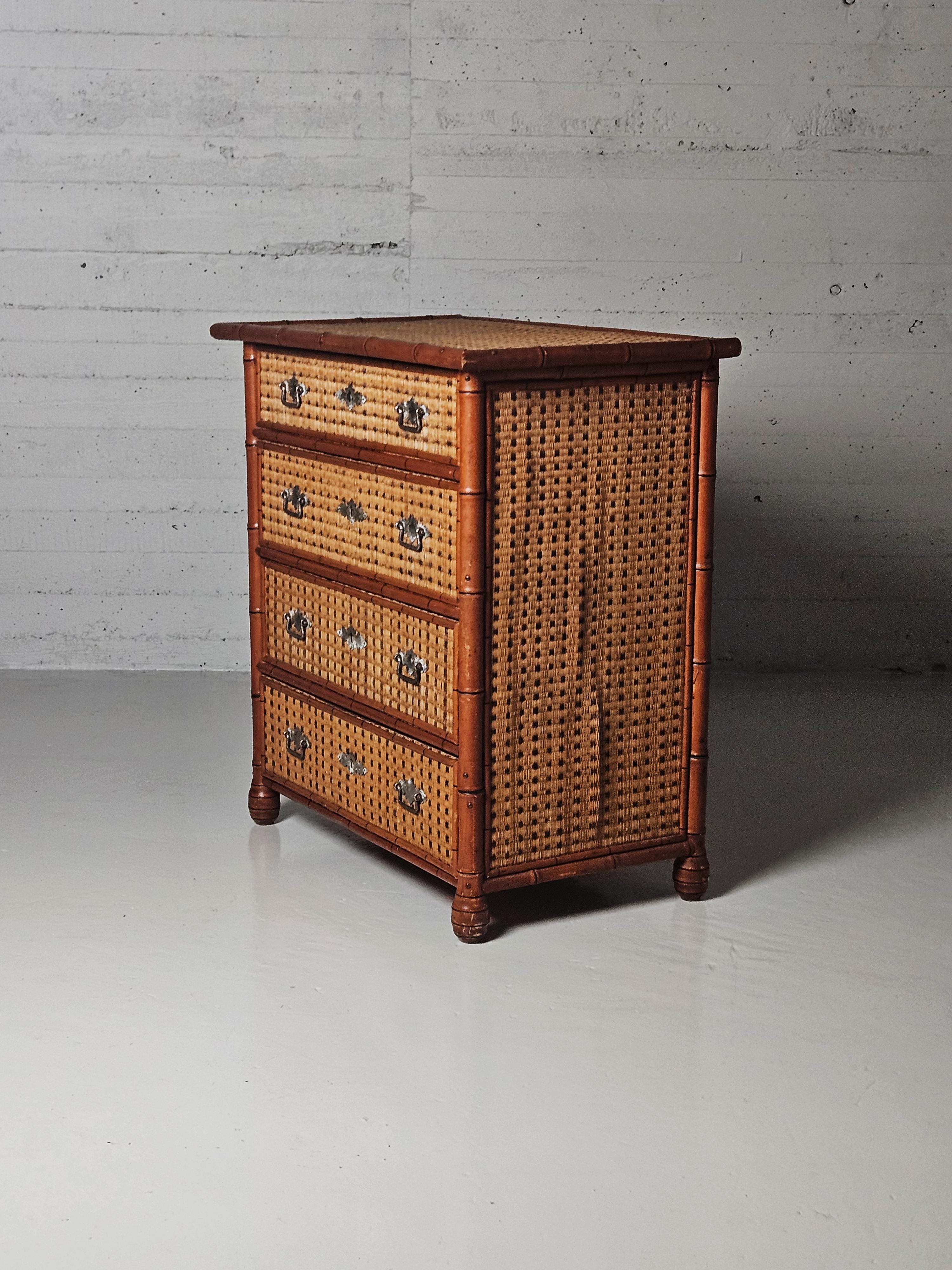 Kommode im Kolonialstil Modell 500 von Bodafors, Schweden, 1890er Jahre im Zustand „Gut“ im Angebot in Eskilstuna, SE