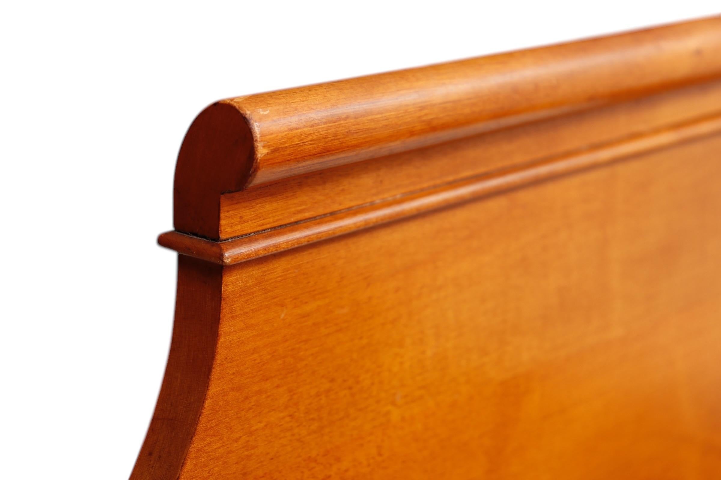 American Colonial Style Twin Bed Frame For Sale