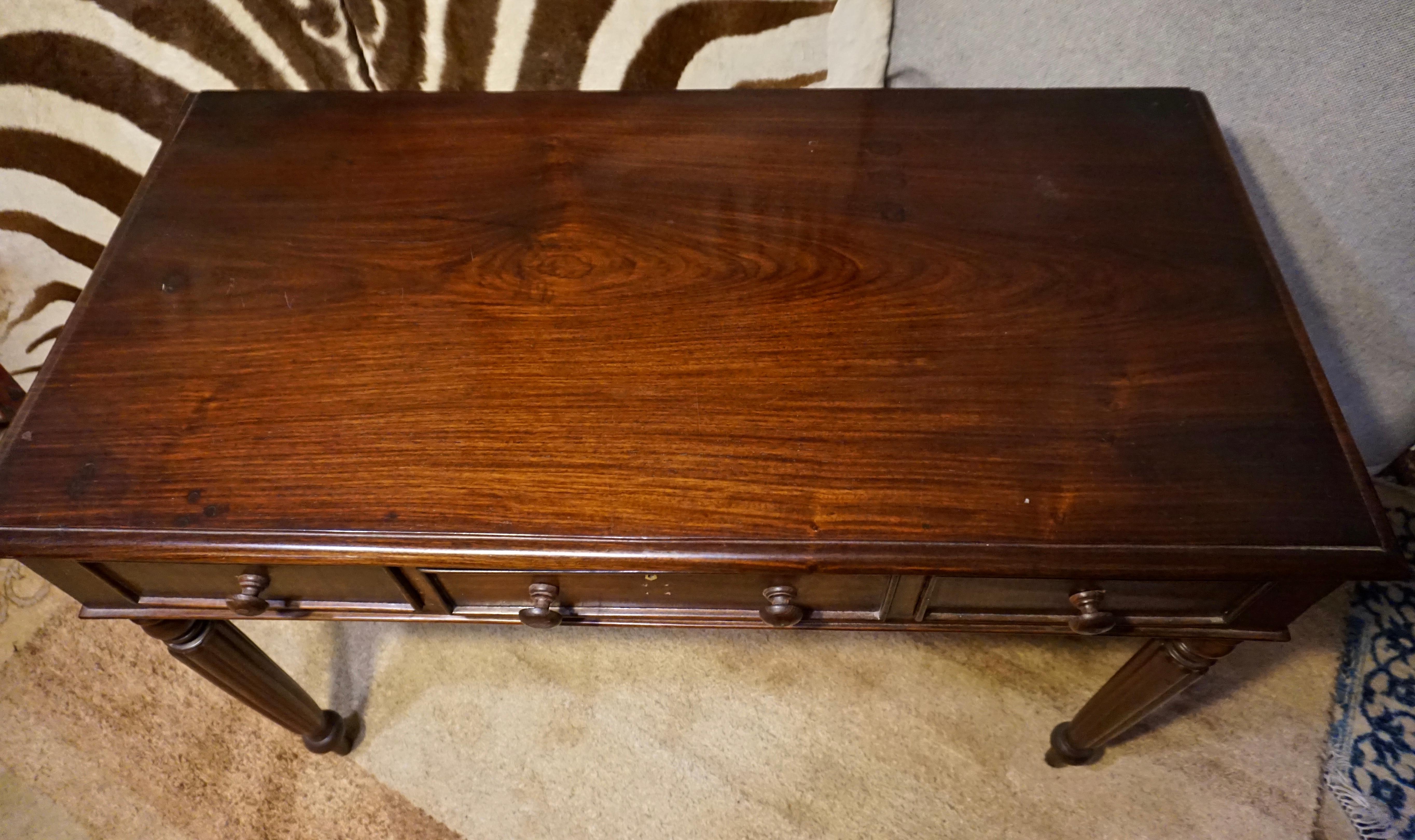 Colonial Victorian Solid Rosewood Hand Carved Writing Desk In Good Condition In Vancouver, British Columbia