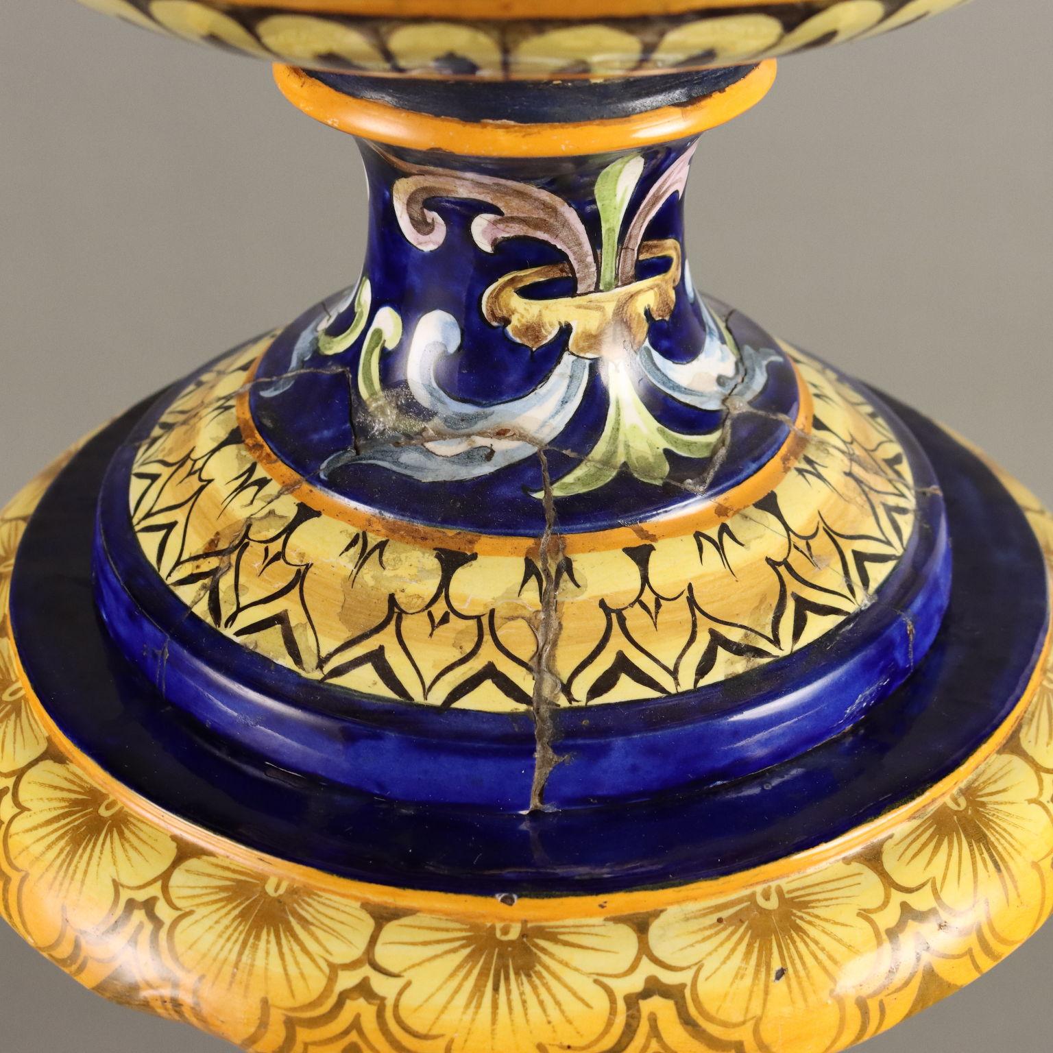 Neo-Renaissance Maiolica Column with Vase Italy Last Quarter 19th century For Sale 7