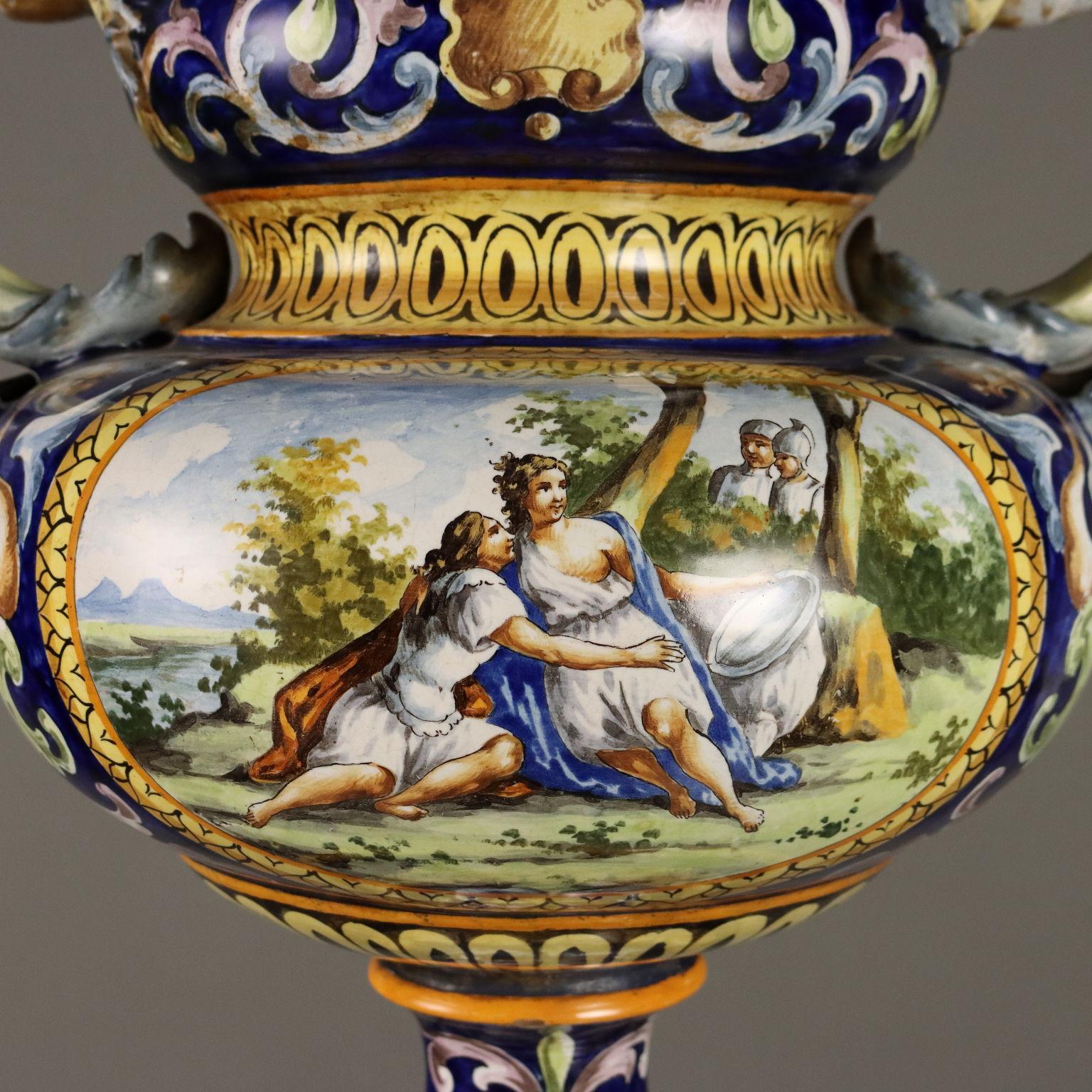 Neo-Renaissance Maiolica Column with Vase Italy Last Quarter 19th century In Fair Condition For Sale In Milano, IT