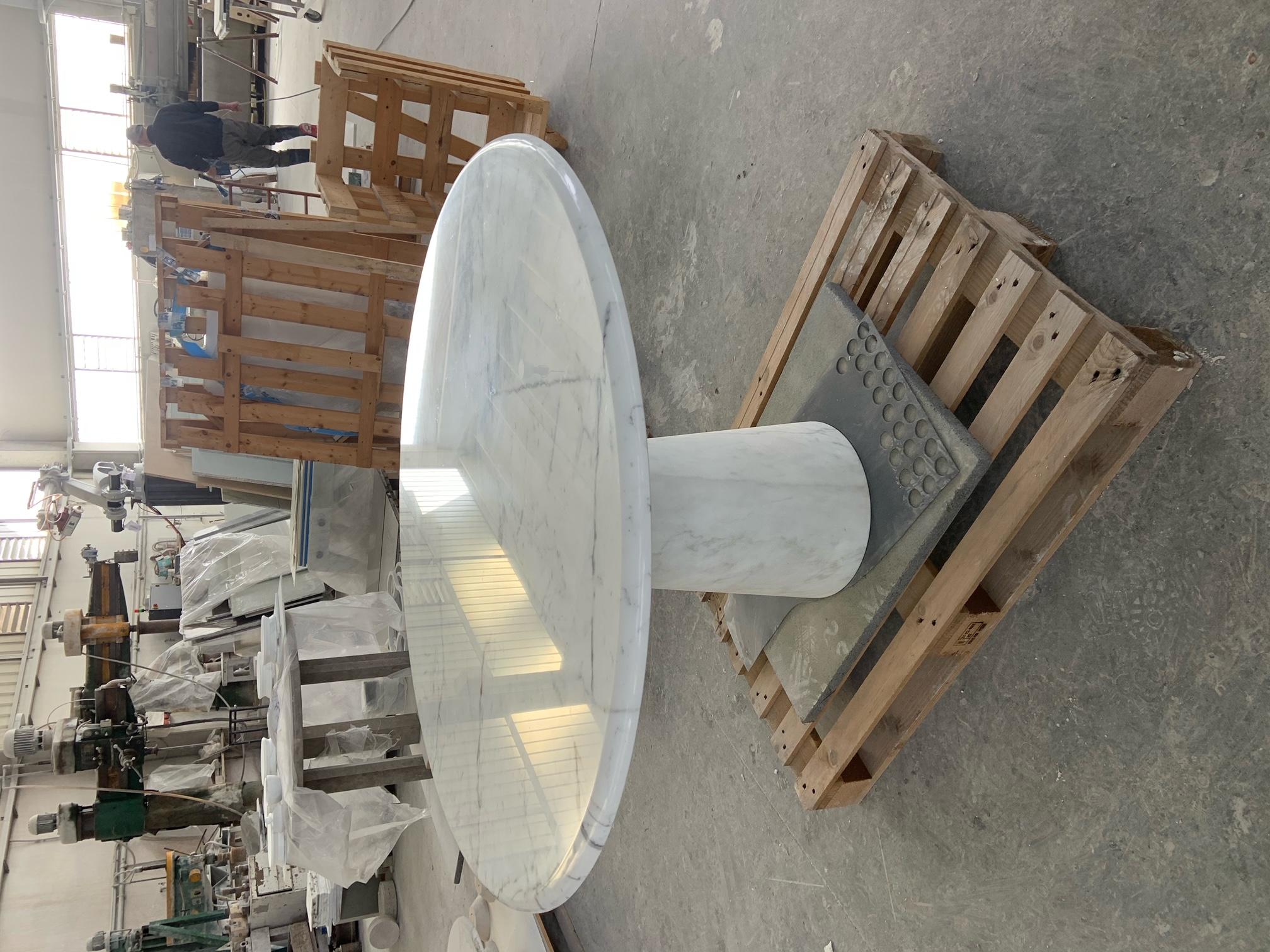 'Colonnata' Round Dining Table D110 by Giusti & Di Rosa, White Carrara Marble In New Condition For Sale In Paris, FR