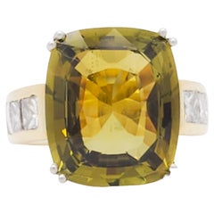 Anello cocktail con alessandrite e diamante color change in oro giallo 18k