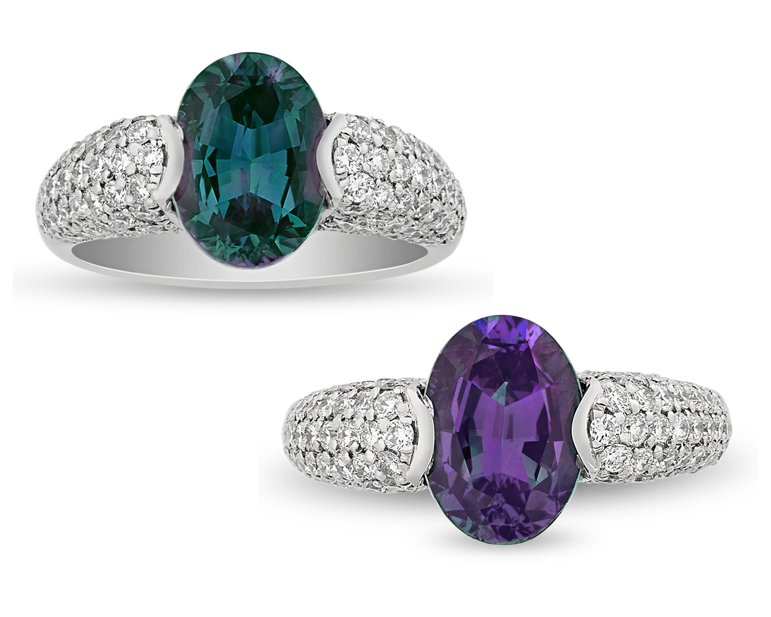 Possessing the remarkable ability to change colors, the enchanting 2.73-carat Brazilian alexandrite in this ring displays a blue-green hue under white light and changes to a rich purple in incandescent light. Certified by the Gemological Institute