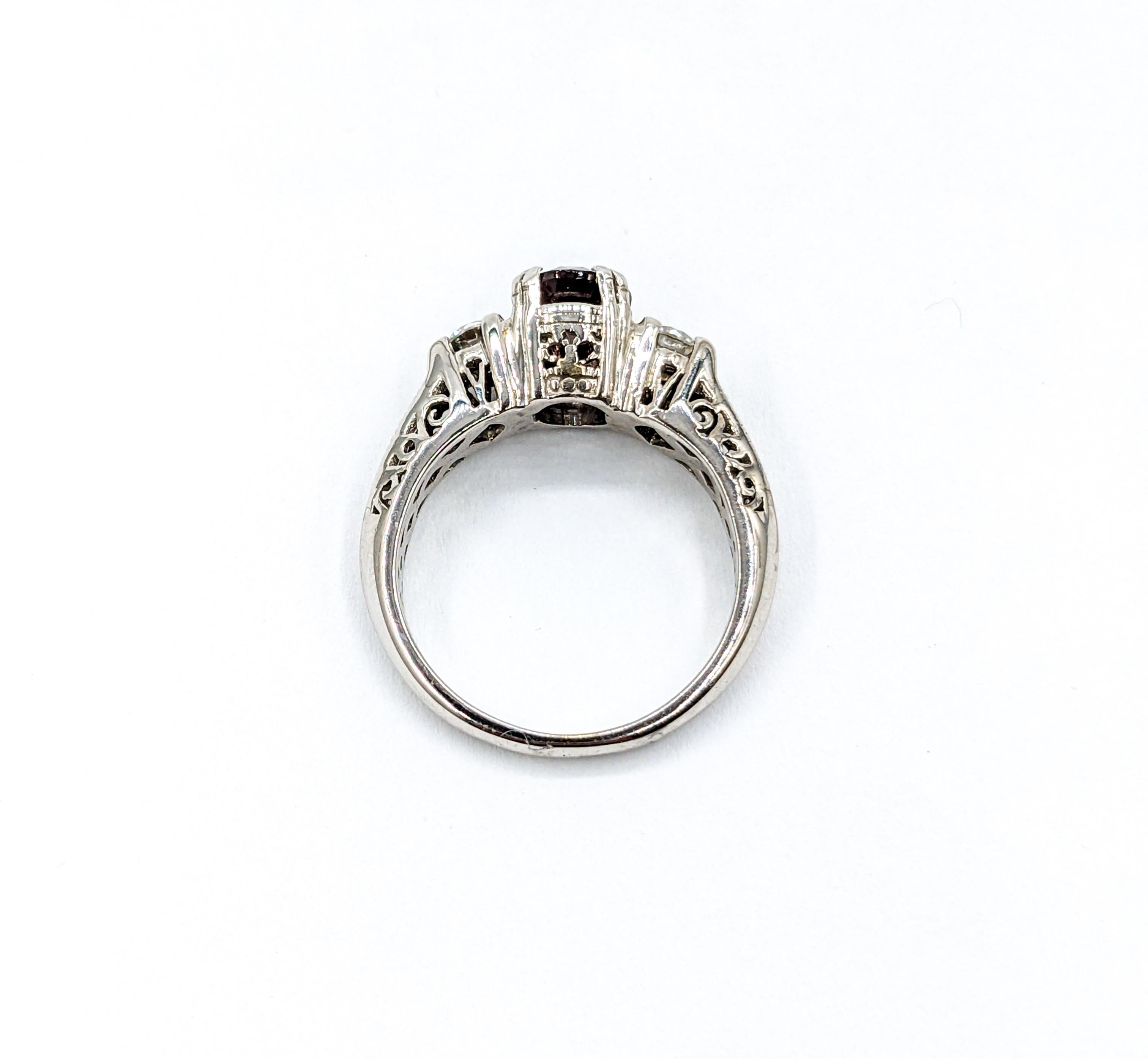 Filigraner Ring aus Weißgold mit Granat und Diamanten im Farbwechsel im Angebot 2