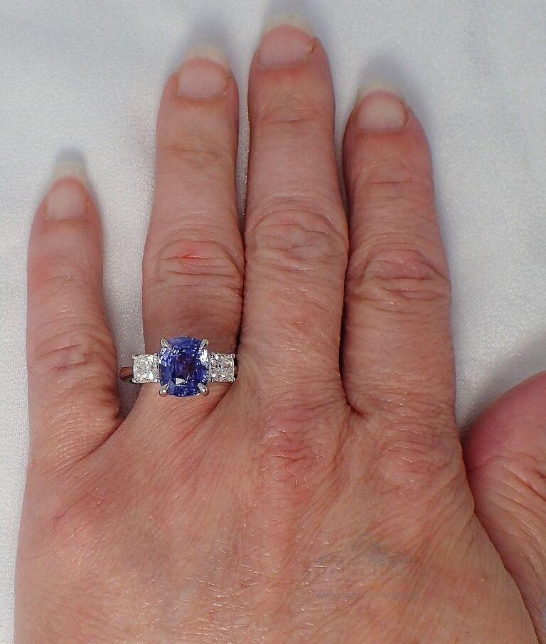 Color Change Sapphire Ring, 4.06ct Unheated 3 Stone Platinum Ring GIA Cerftified For Sale 1