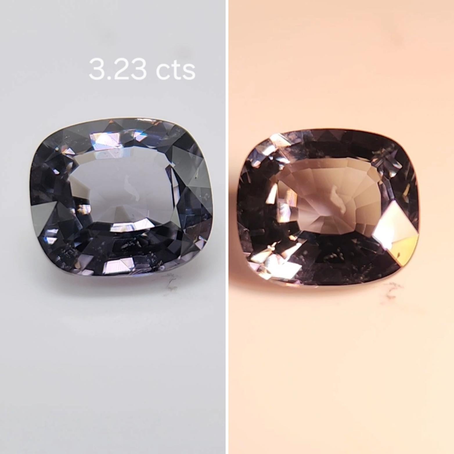 Questo grazioso spinello rosa violaceo  Taglio a cuscino, peso 3.23  La sua forma si presta a una varietà di possibilità, ma sarebbe un bellissimo anello a tre pietre! Misura 9.10 x 8.30 x 5.0  millimetri, è pulito, brillante e ben sfaccettato, con