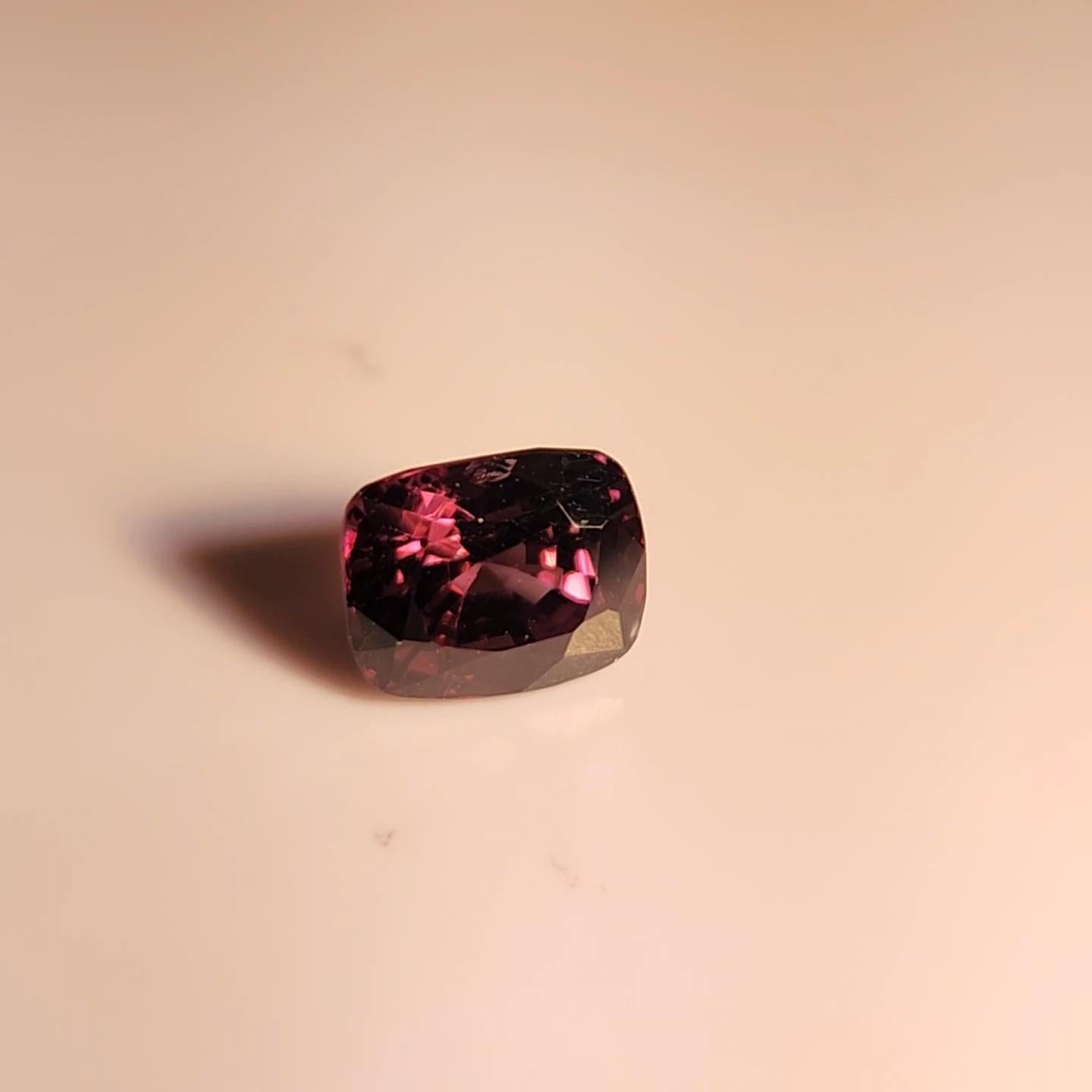 color change Spinel 3.24 cts. in vendita 12