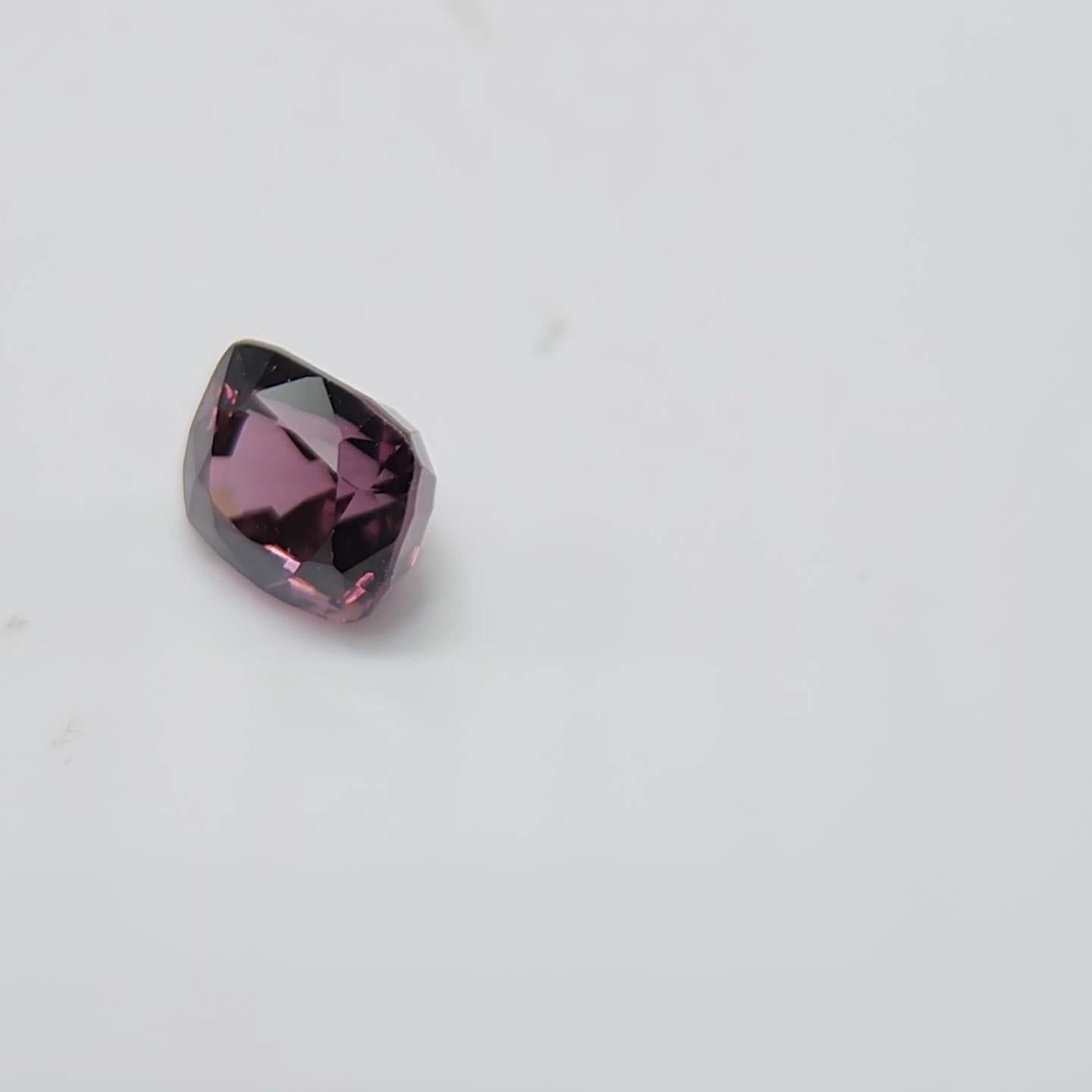 da uomo o donna color change Spinel 3.24 cts. in vendita