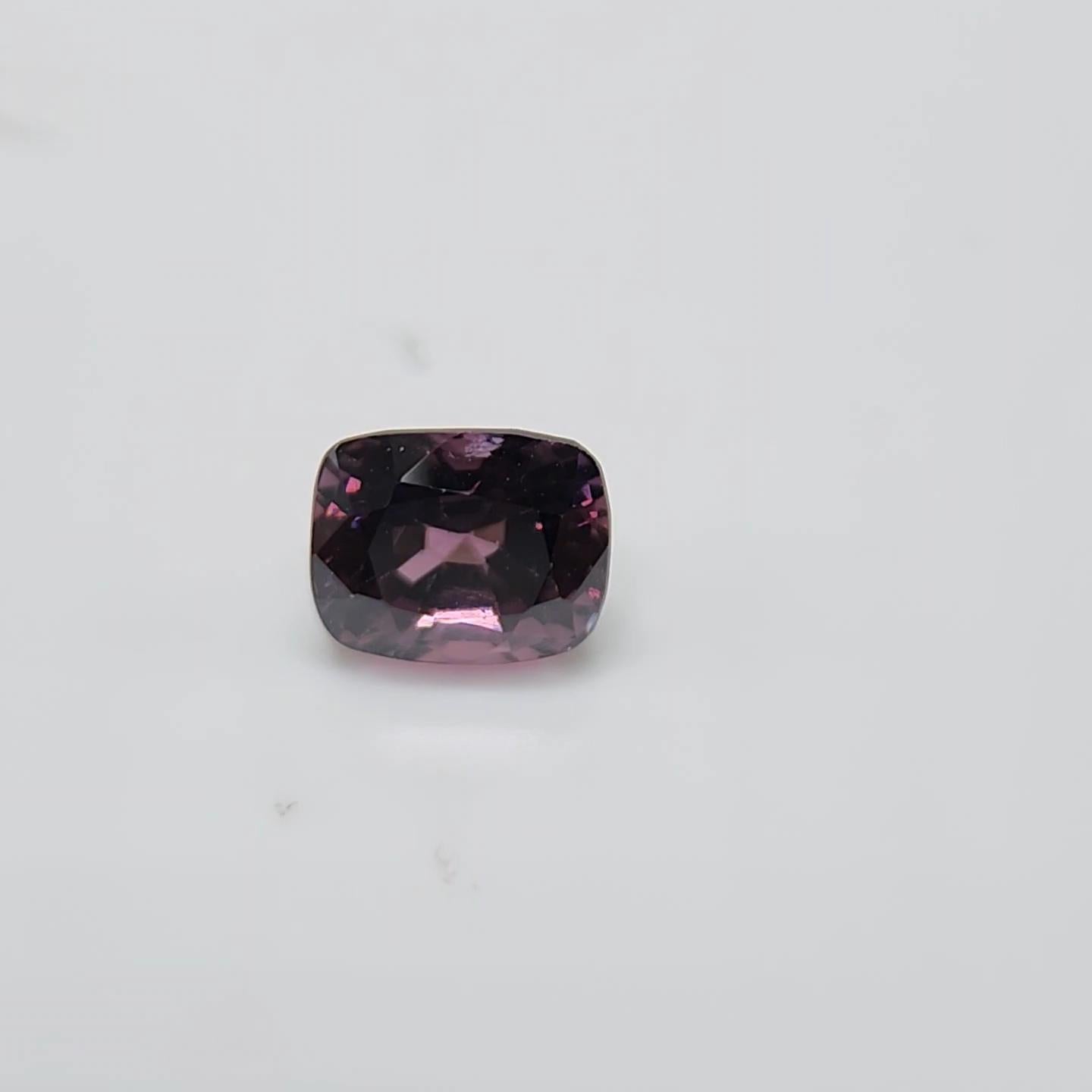 color change Spinel 3.24 cts. in vendita 2