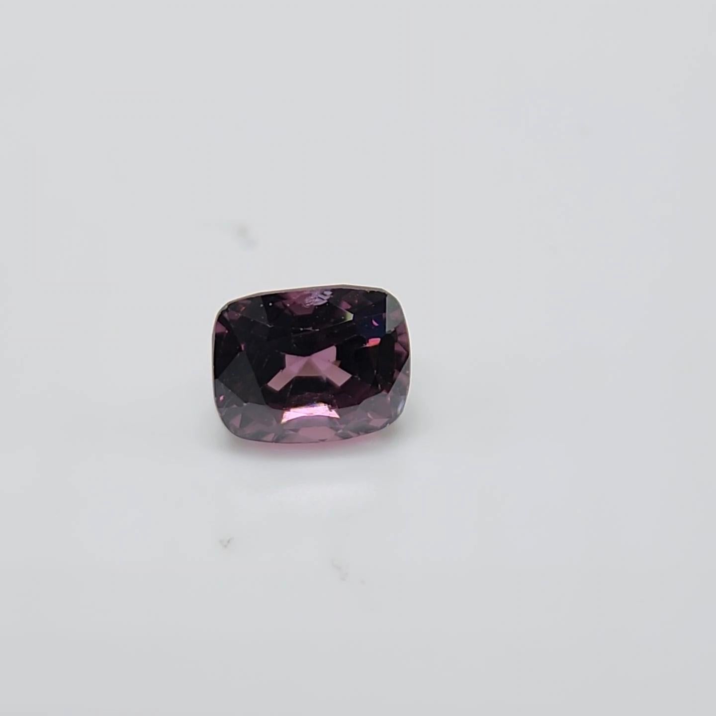 color change Spinel 3.24 cts. in vendita 4