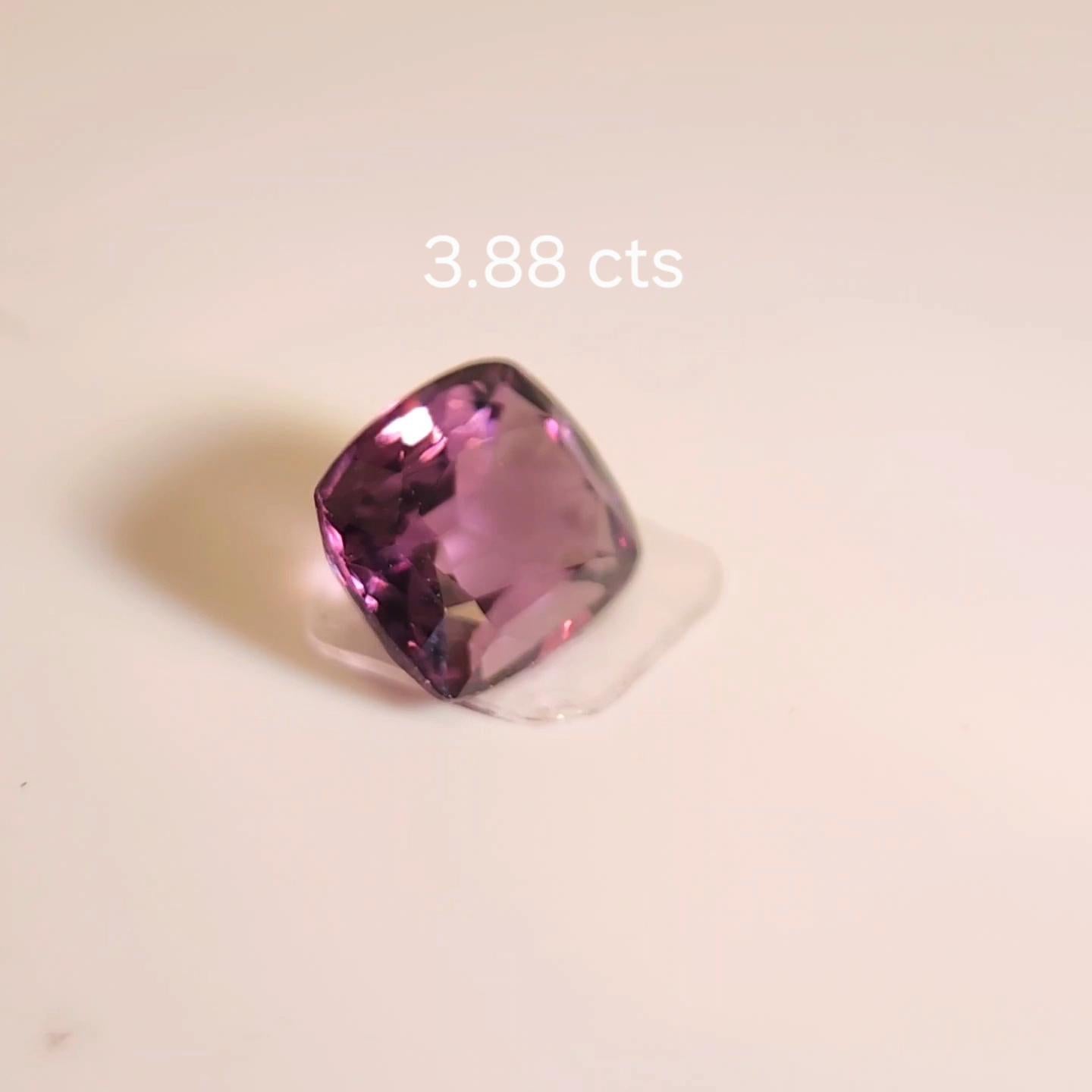 Spinello a viraggio di colore 3,88 carati dallo Sri Lanka. in vendita 8
