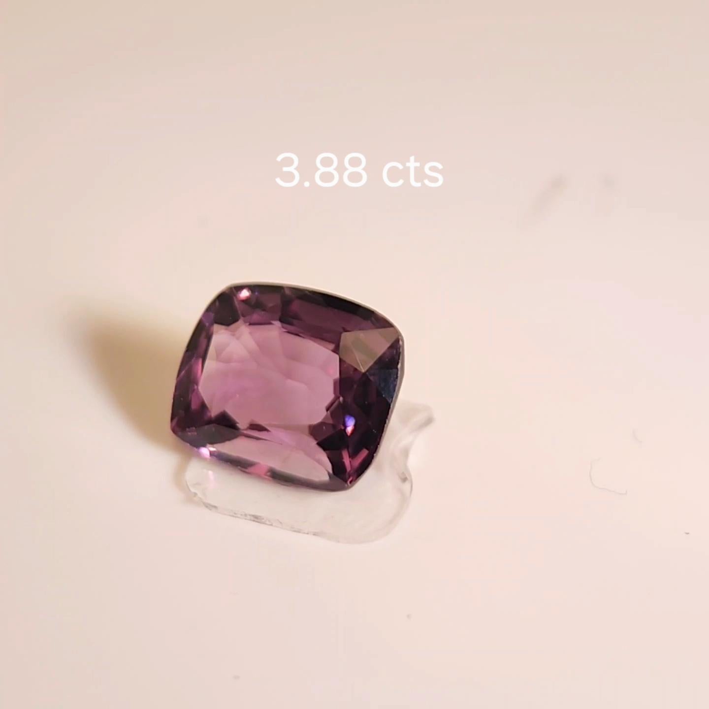 Spinello a viraggio di colore 3,88 carati dallo Sri Lanka. in vendita 10