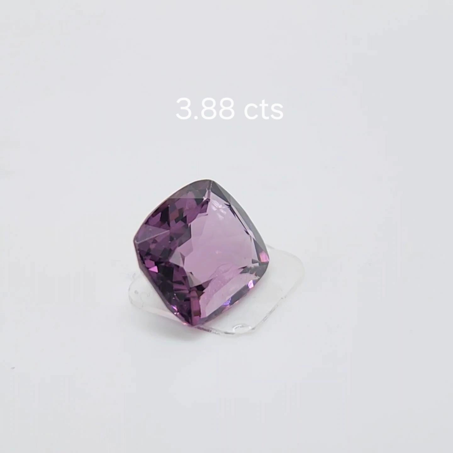 Spinello a viraggio di colore 3,88 carati dallo Sri Lanka. in vendita 1