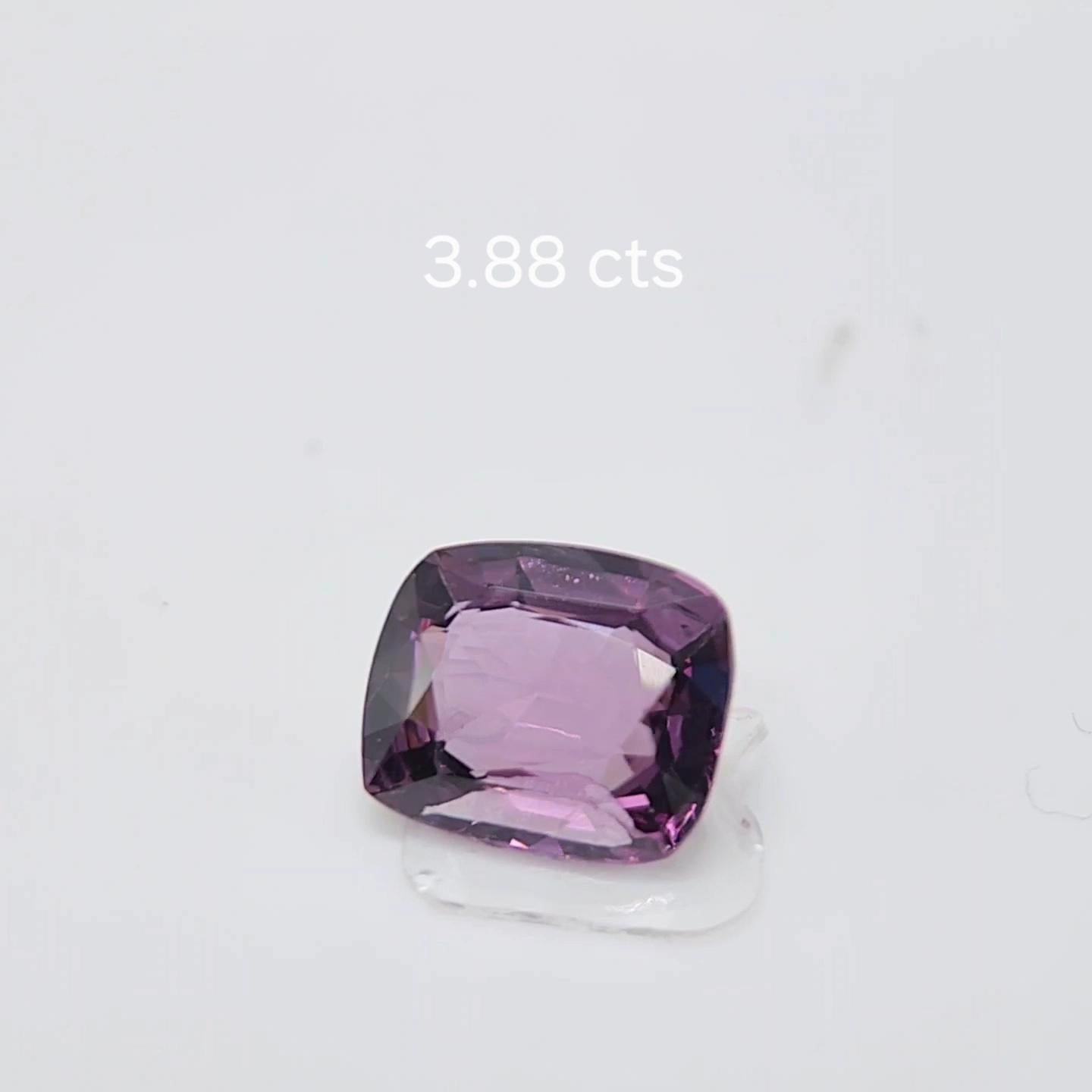 Spinello a viraggio di colore 3,88 carati dallo Sri Lanka. in vendita 3