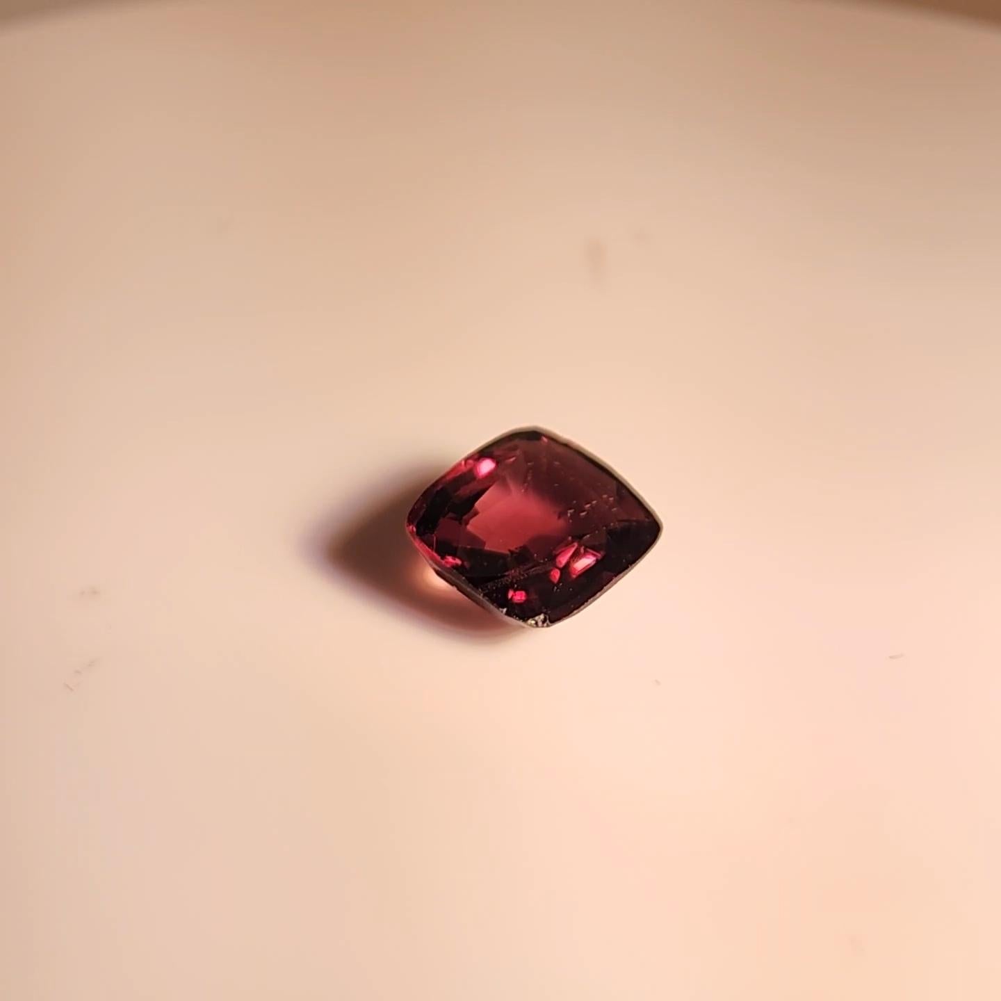 color change Spinel 3.98 cts. in vendita 7