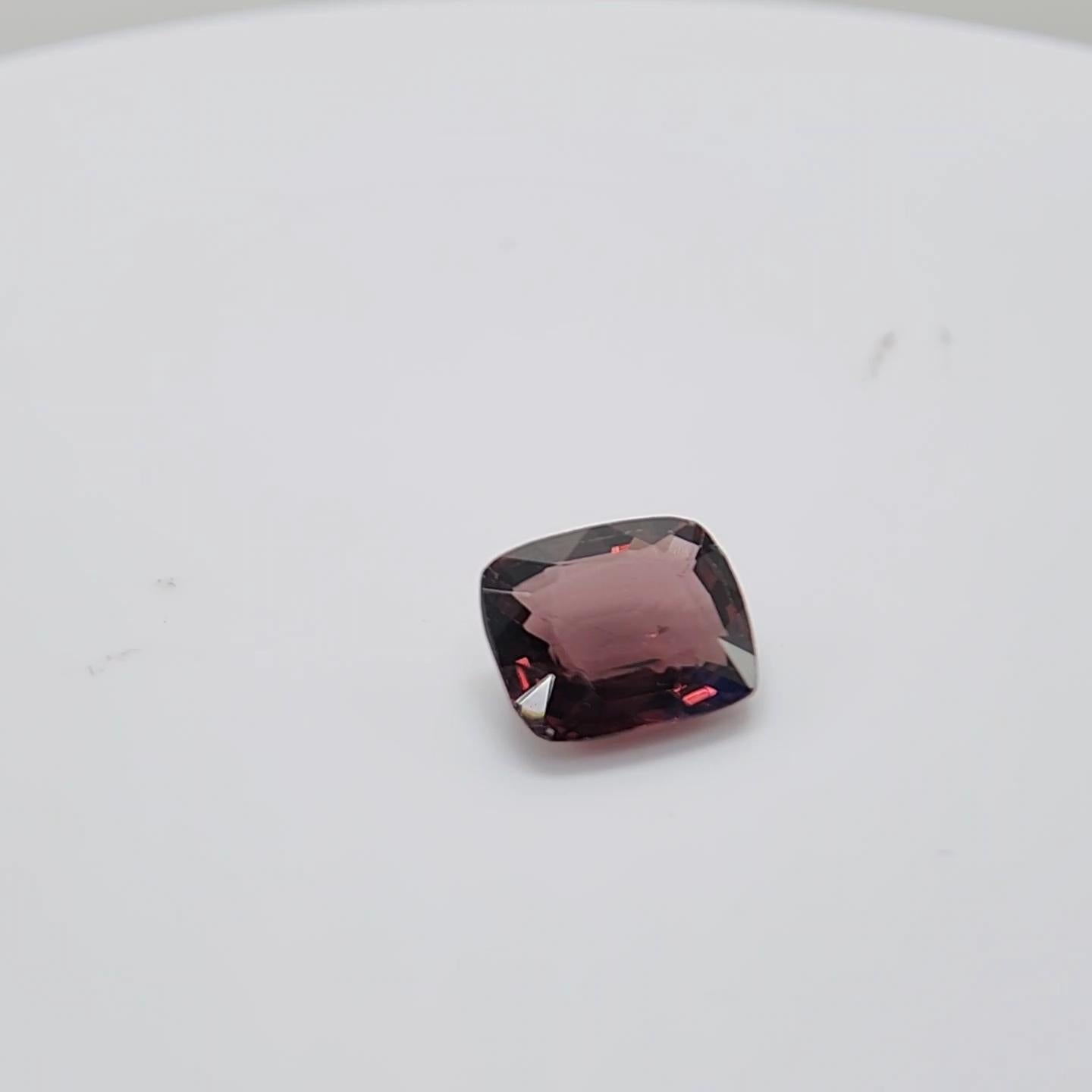 color change Spinel 3.98 cts. in vendita 2