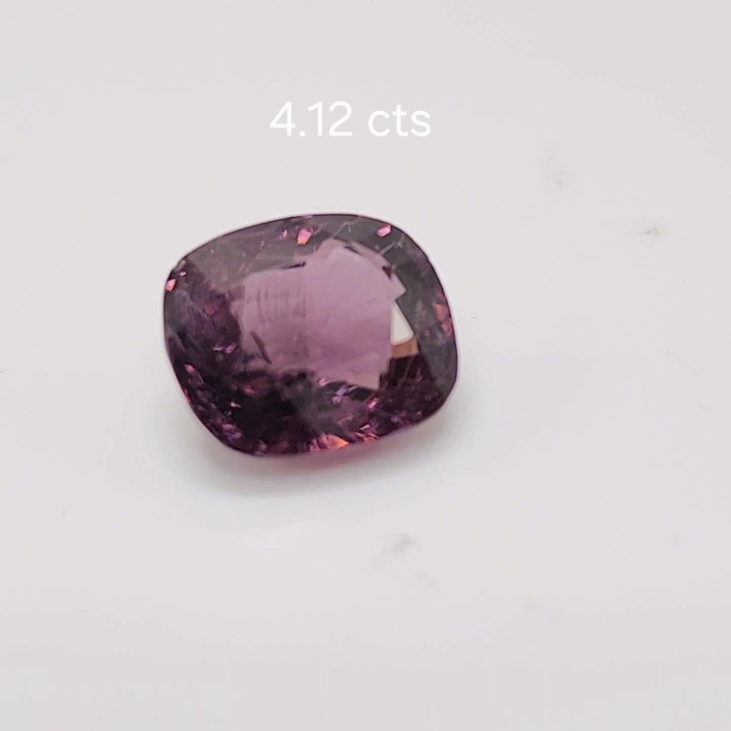 Spinello a viraggio di colore 4.12 carati. In condizioni Nuovo in vendita a Brooklyn, NY
