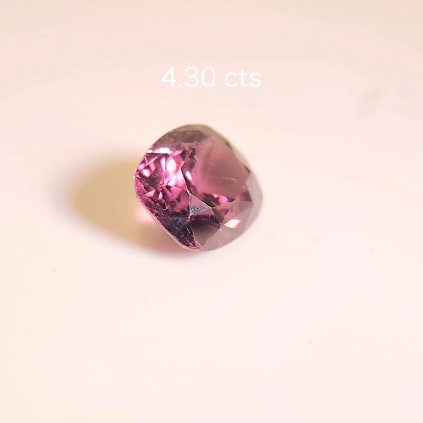 Spinello a viraggio di colore 4,30 carati dallo Srilanka. in vendita 9