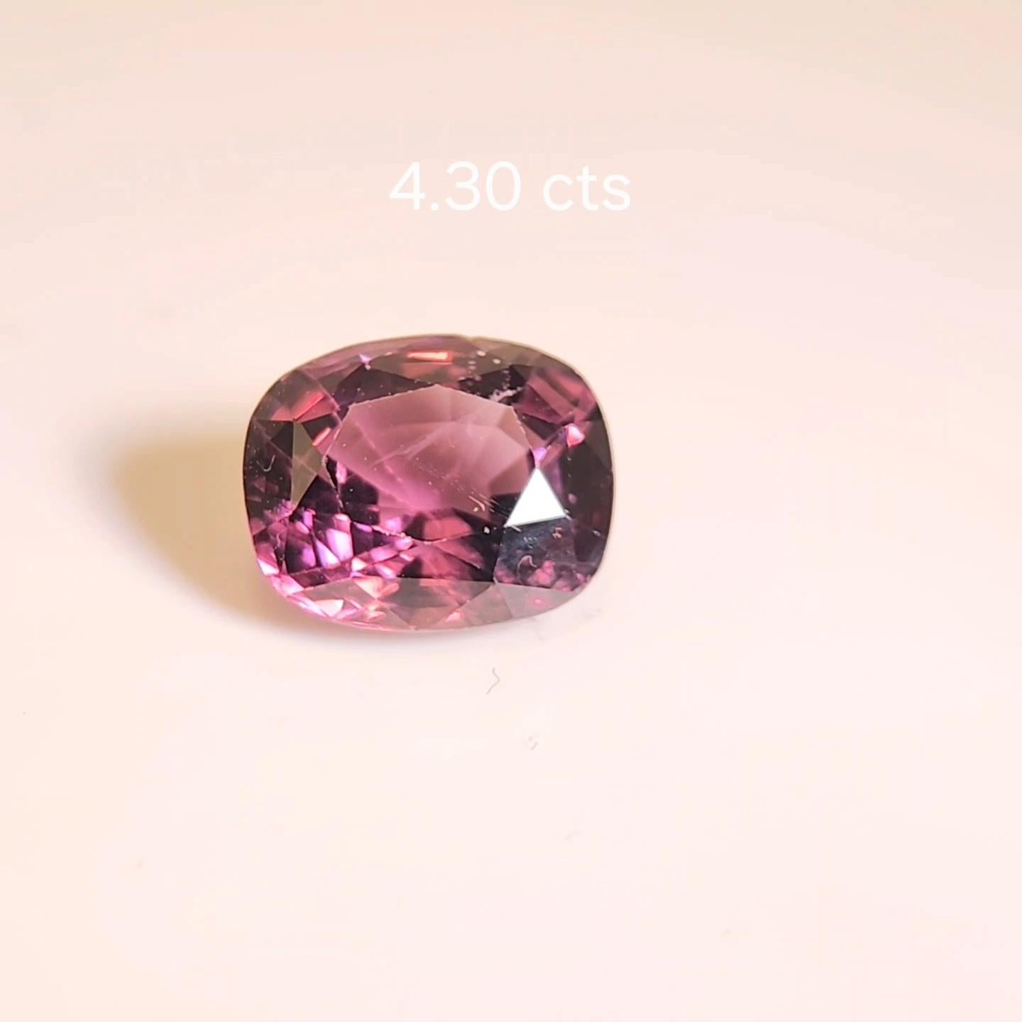 Spinello a viraggio di colore 4,30 carati dallo Srilanka. in vendita 14