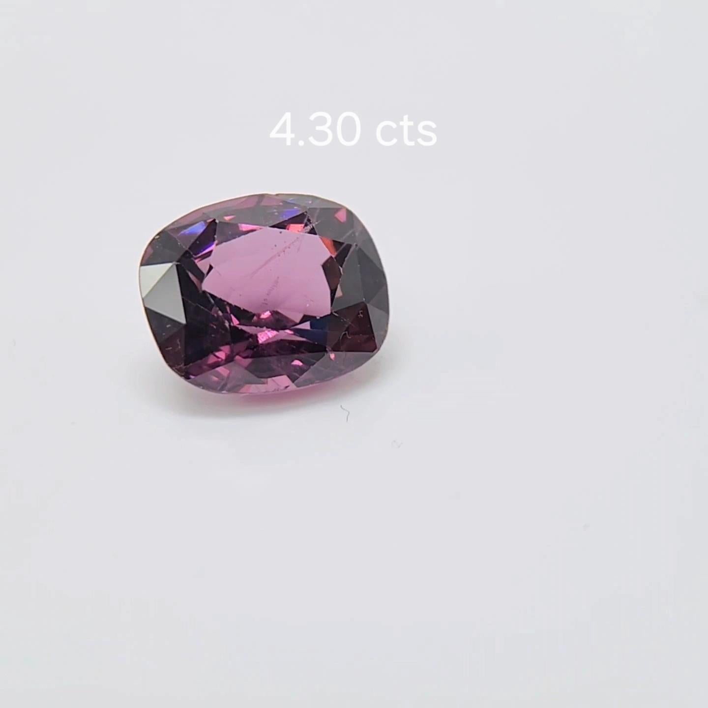 Spinello a viraggio di colore 4,30 carati dallo Srilanka. In condizioni Nuovo in vendita a Brooklyn, NY