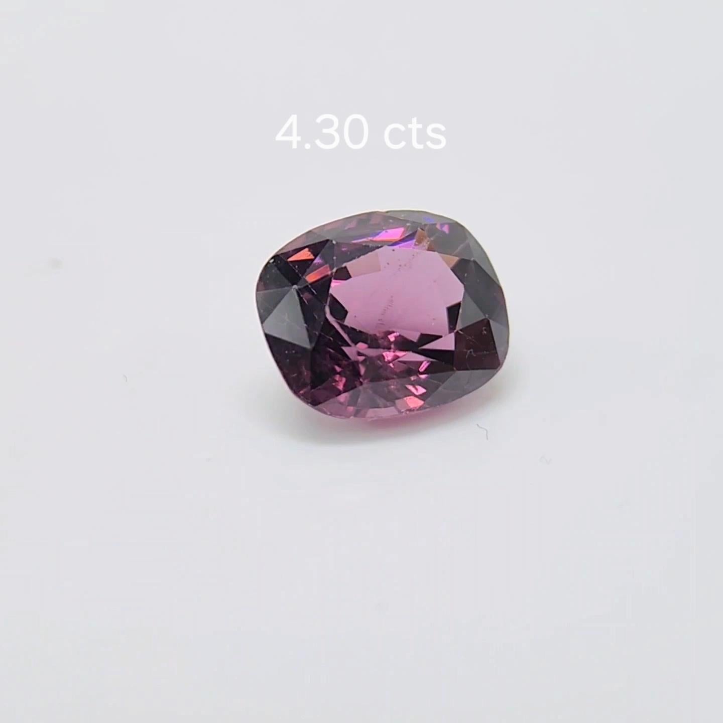 Spinello a viraggio di colore 4,30 carati dallo Srilanka. in vendita 2