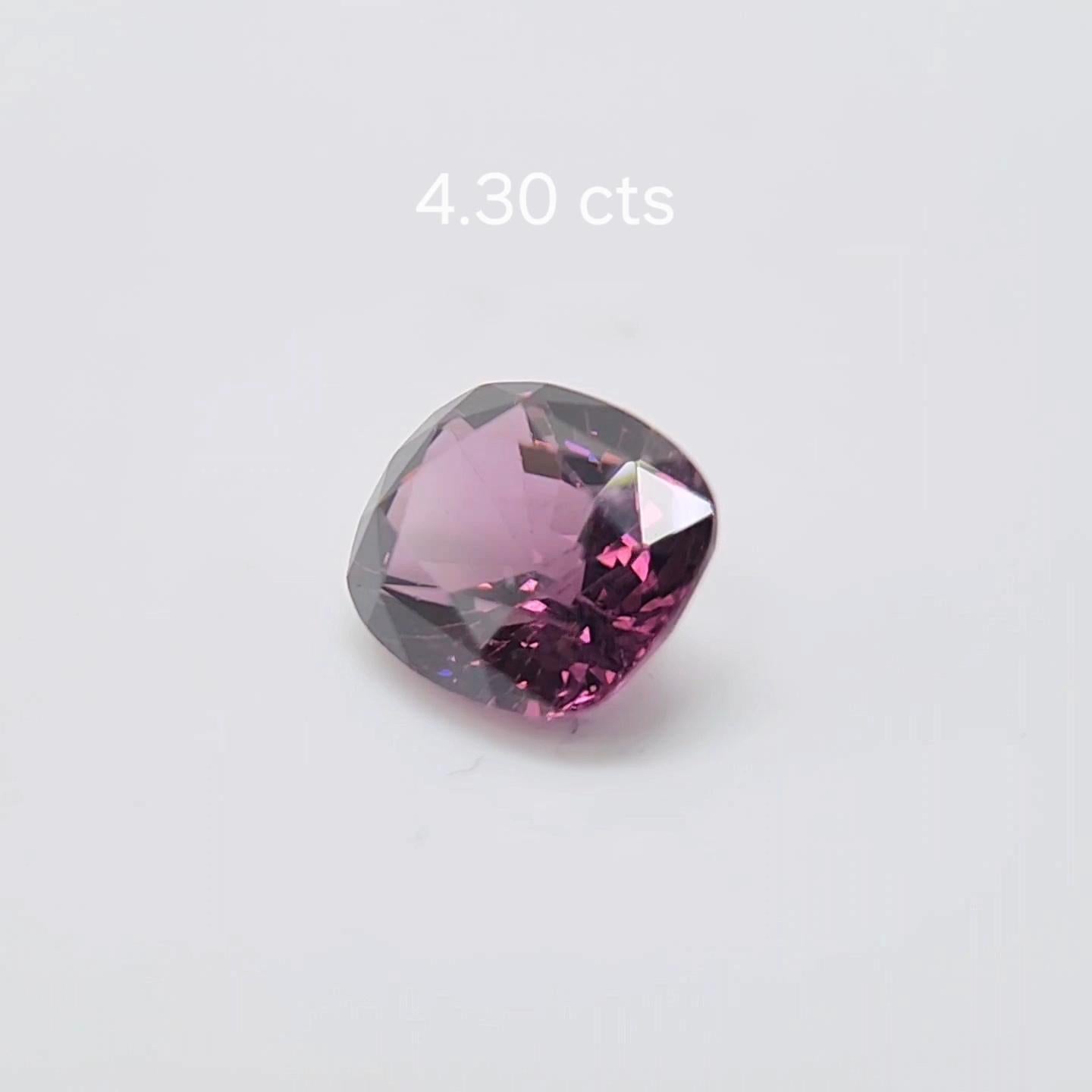 Spinello a viraggio di colore 4,30 carati dallo Srilanka. in vendita 4