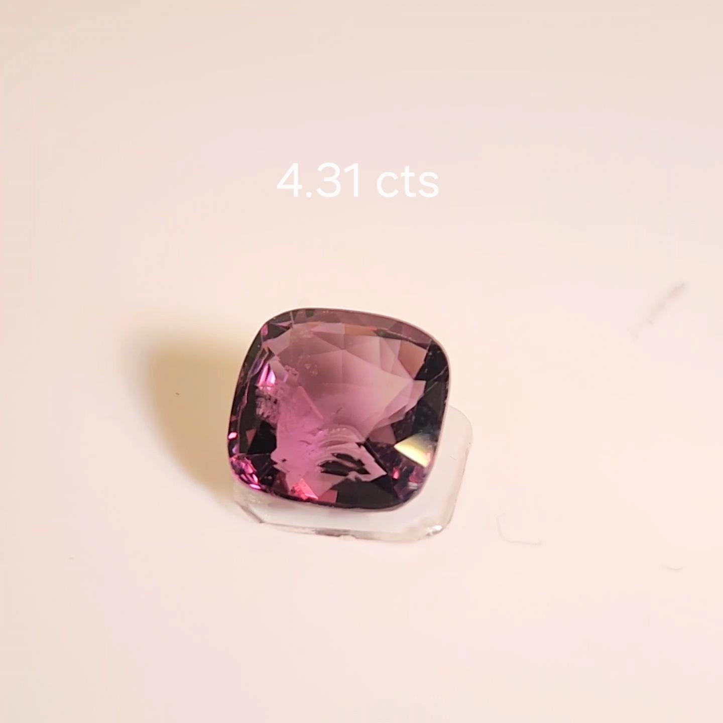 Spinello a viraggio di colore 4,31 carati dallo Sri Lanka. in vendita 12