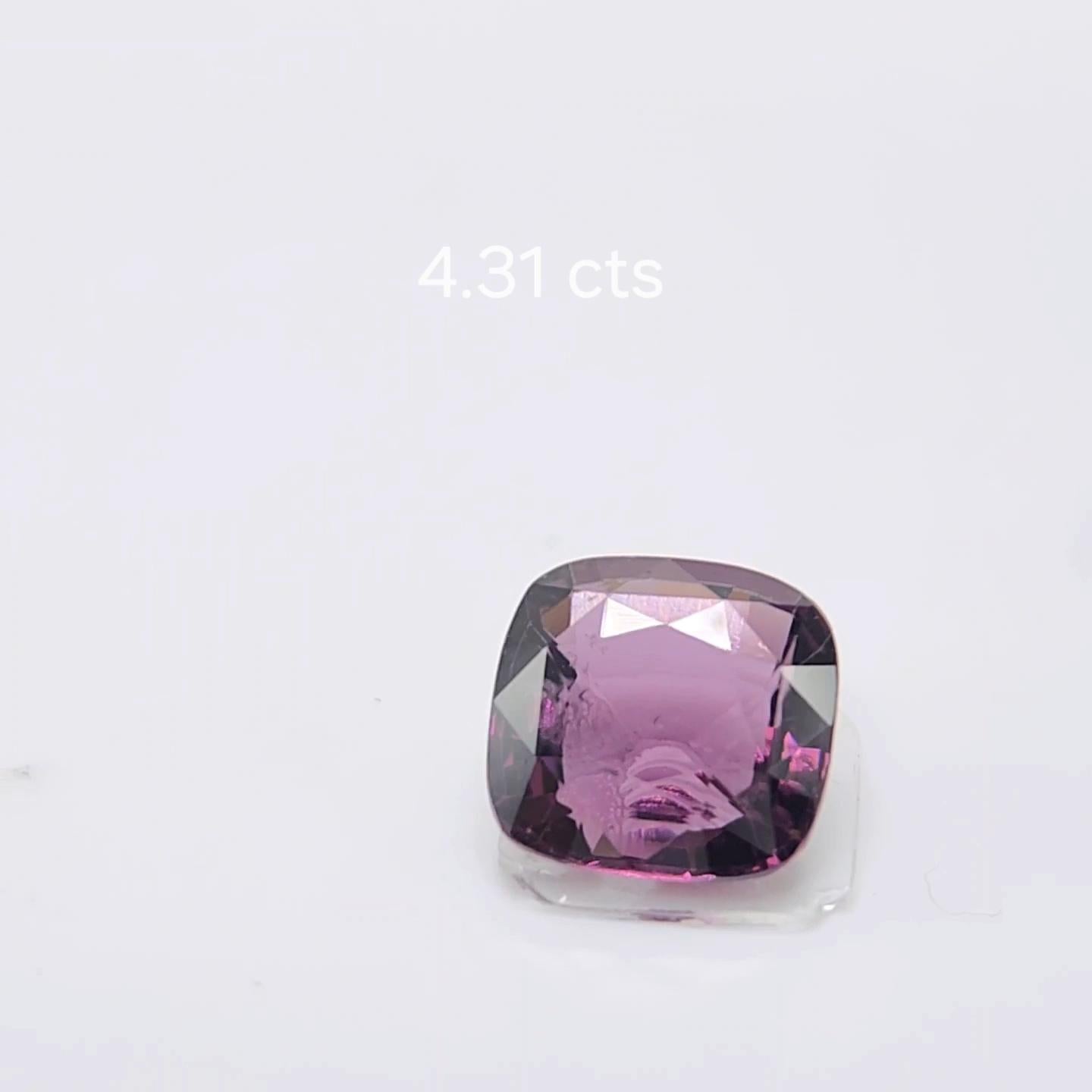 Spinello a viraggio di colore 4,31 carati dallo Sri Lanka. in vendita 2