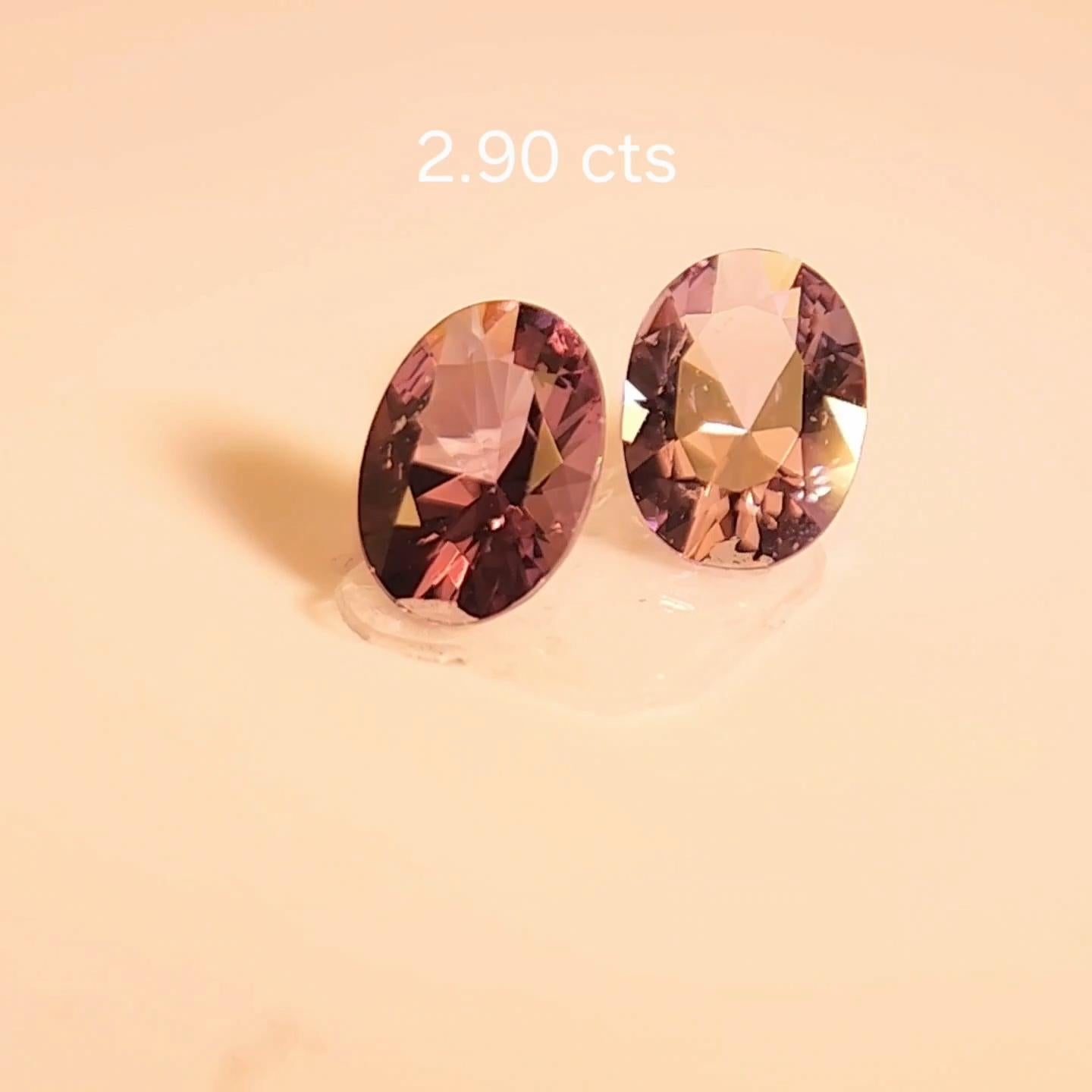 PAIO DI SPINEL A CAMBIAMENTO DI COLORE 2,90 carati. in vendita 10