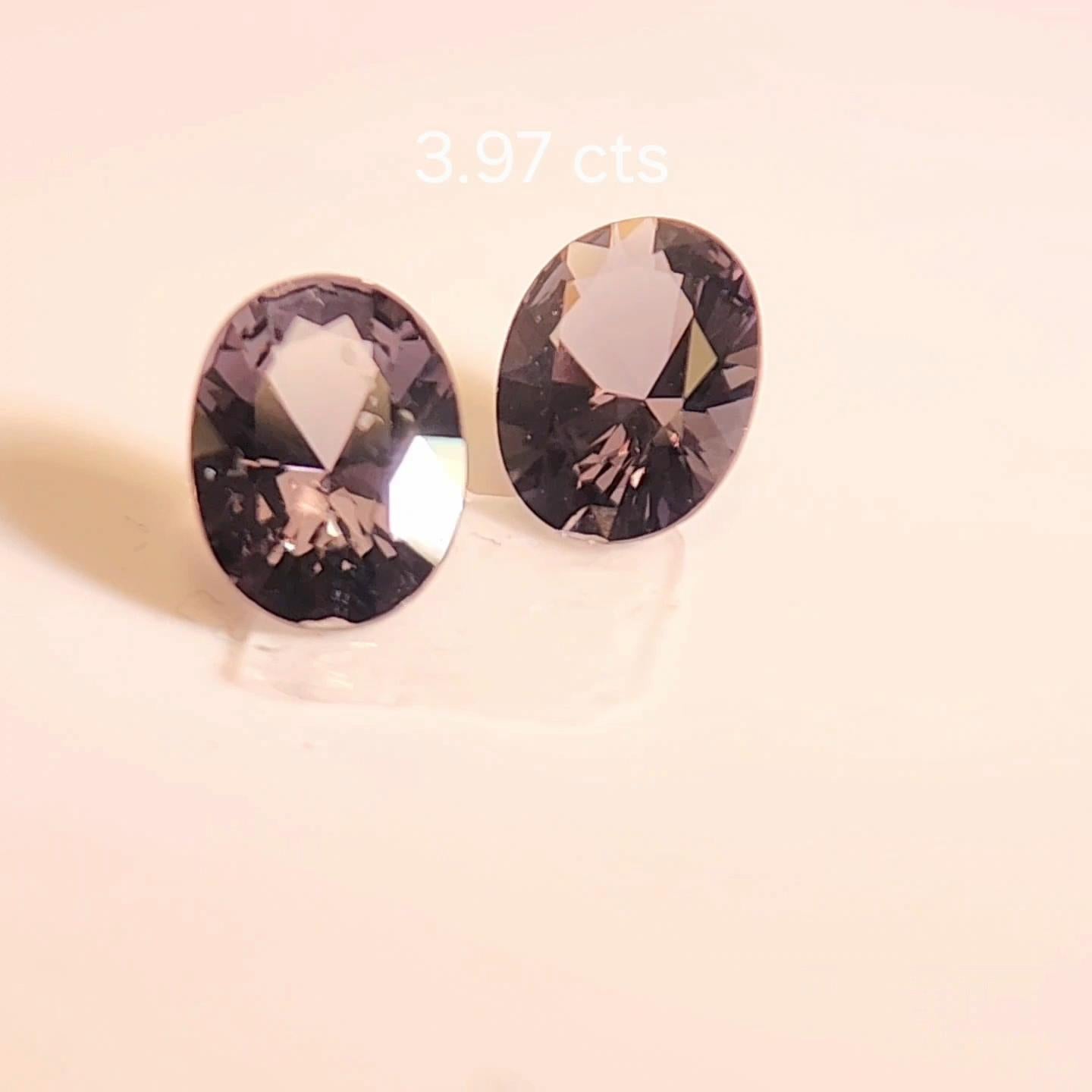 PAIO DI SPINEL DIVERSI DI COLORE 3,97 carati. in vendita 10