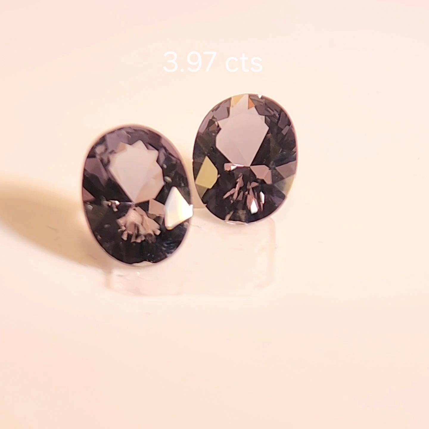 PAIO DI SPINEL DIVERSI DI COLORE 3,97 carati. in vendita 11